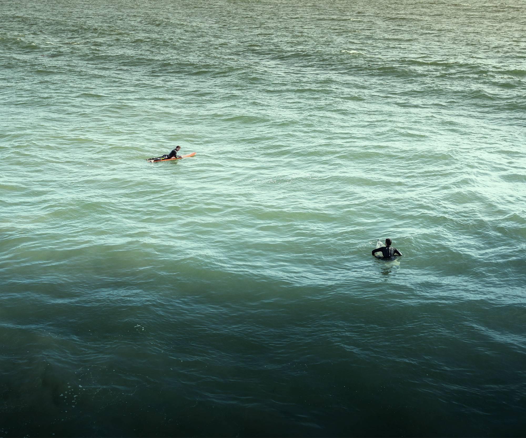 Ludwig Favre Landscape Photograph - Surfing