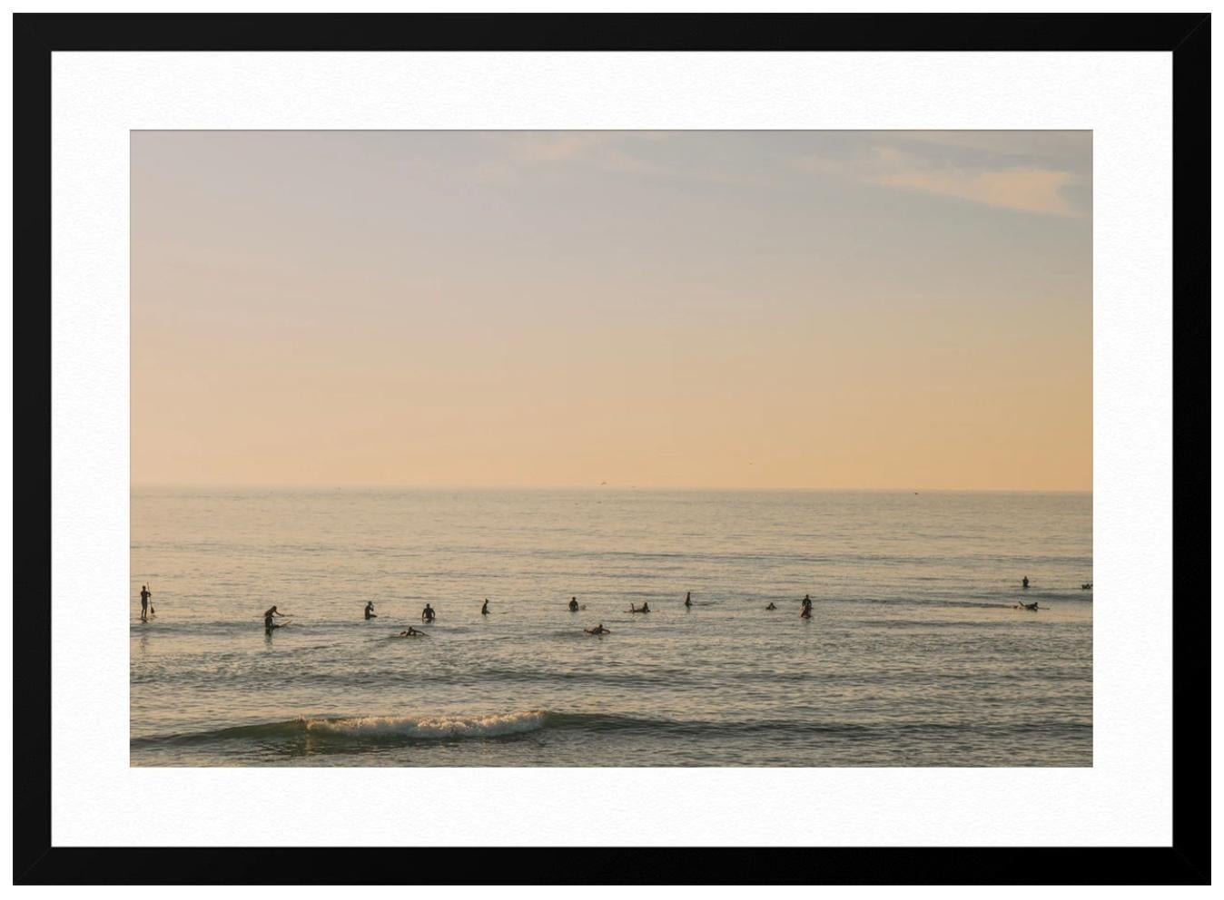 Surfing Sunrise - Lunettes de soleil en vente 1