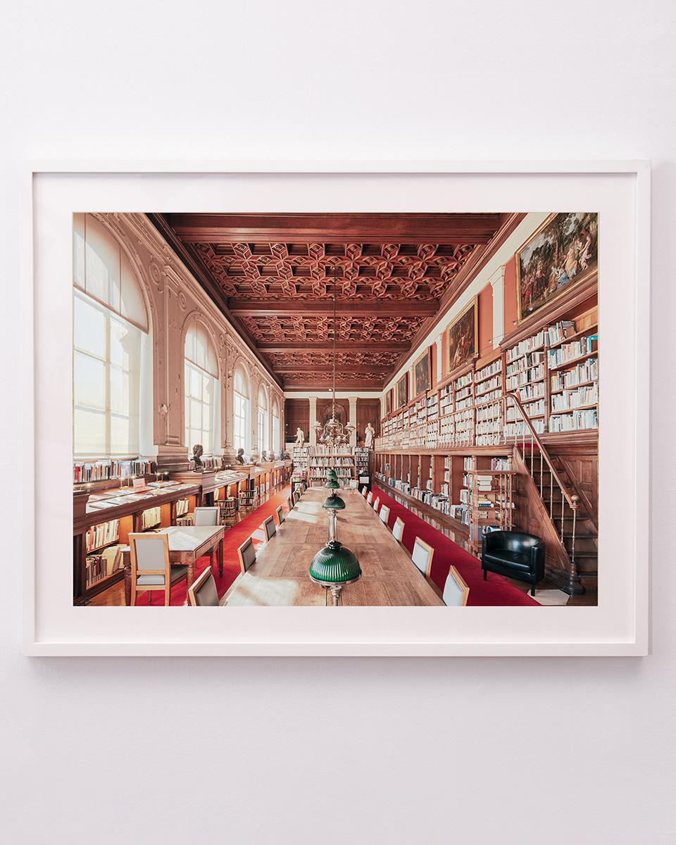 Bibliotecas de Bellas Artes de París - Print de Ludwig Favre