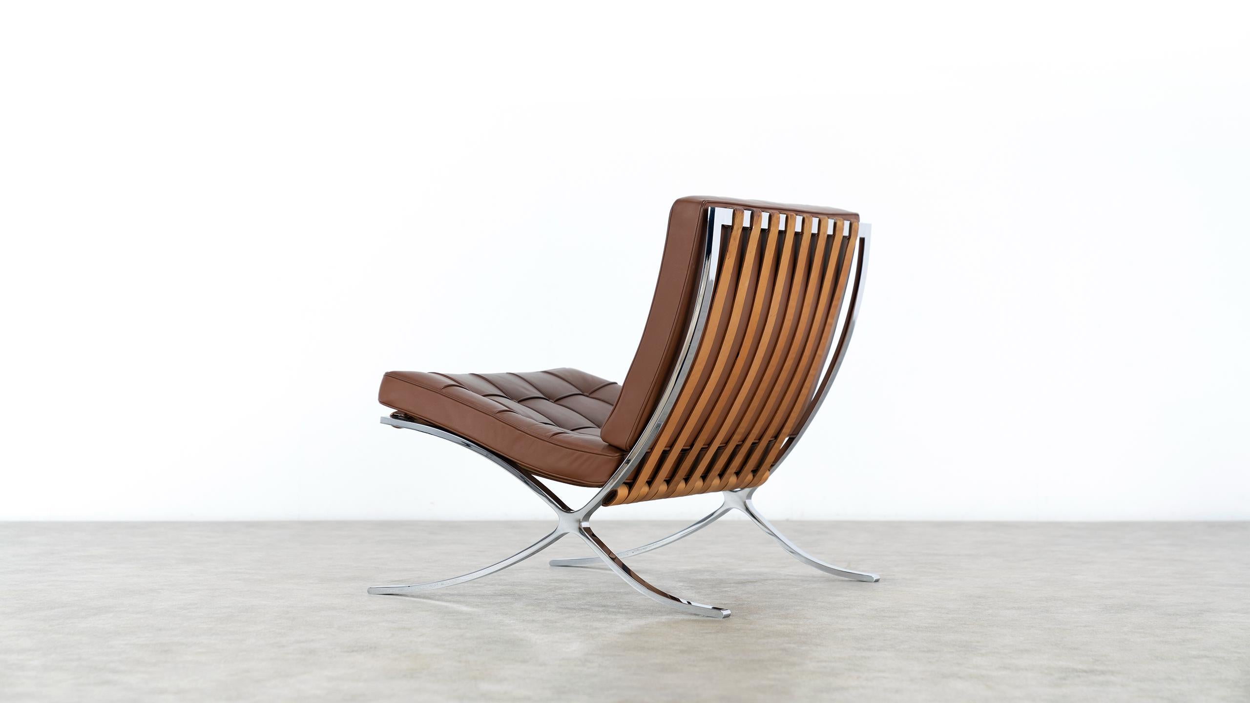 Mid-Century Modern Ludwig Mies van der Rohe, Barcelona Chair, 1962 by Knoll International Leather