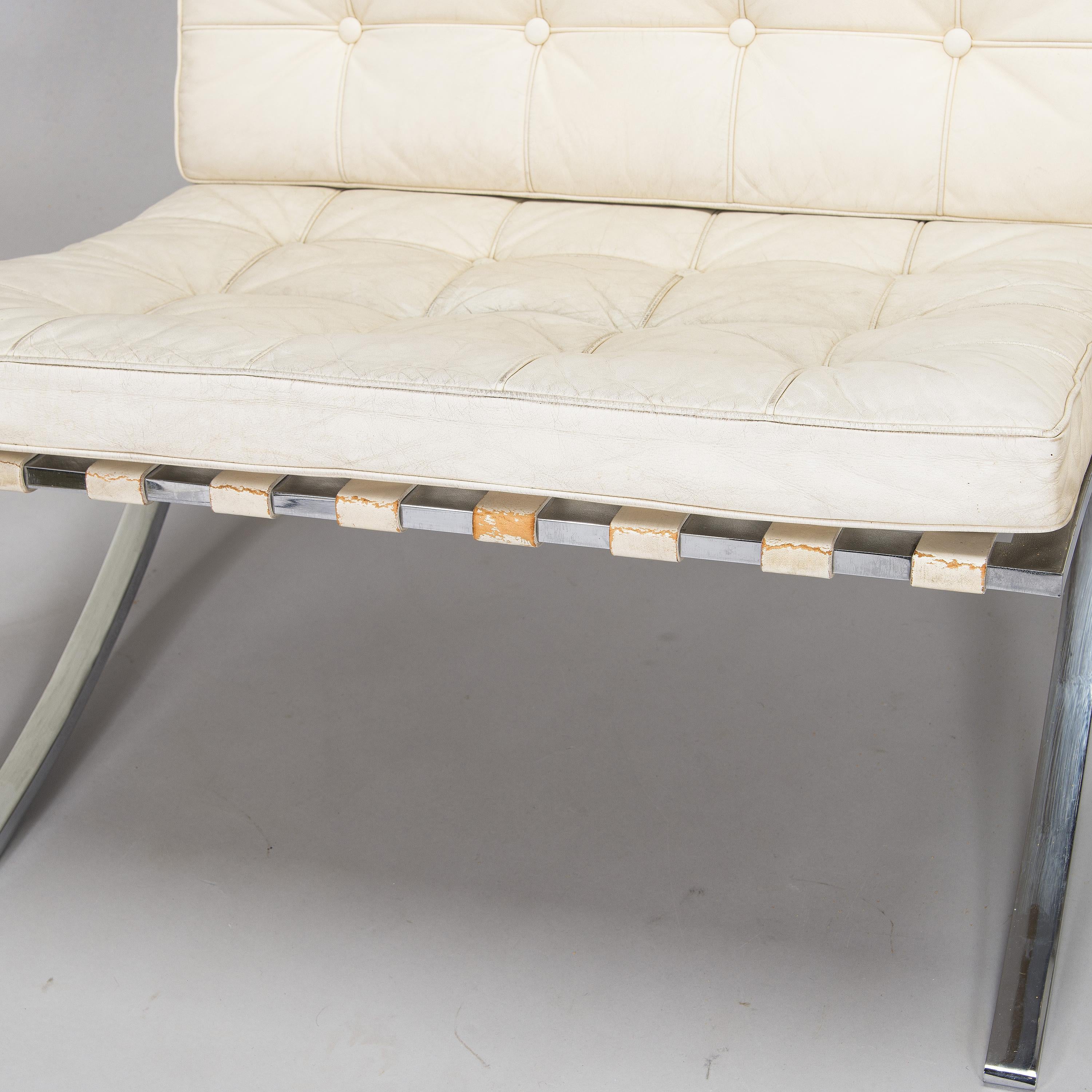 American Ludwig Mies van der Rohe 'Barcelona' chair for Knoll made in USA 1965 For Sale