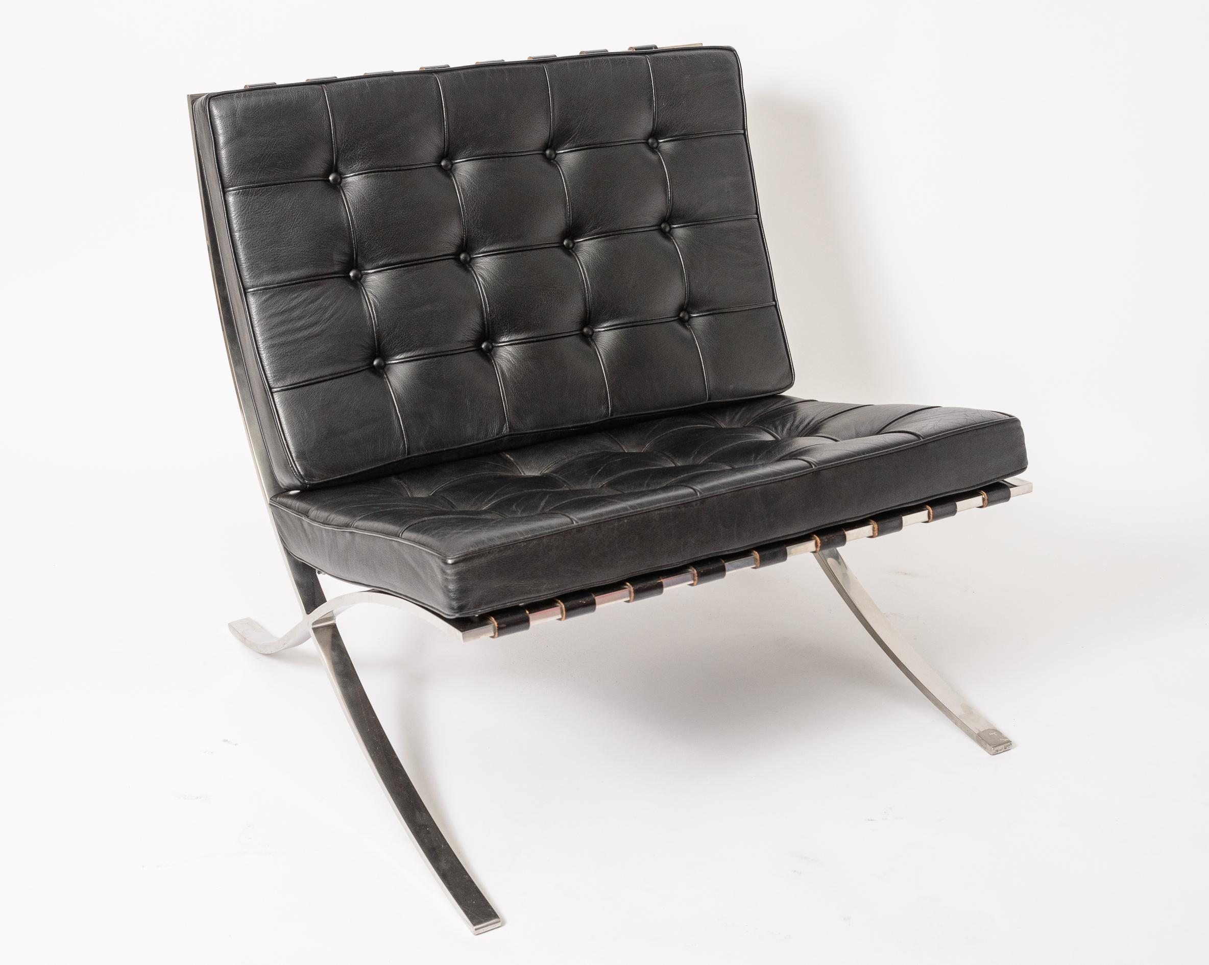Ludwig Mies Van Der Rohe Barcelona-Stühle (Mitte des 20. Jahrhunderts) im Angebot