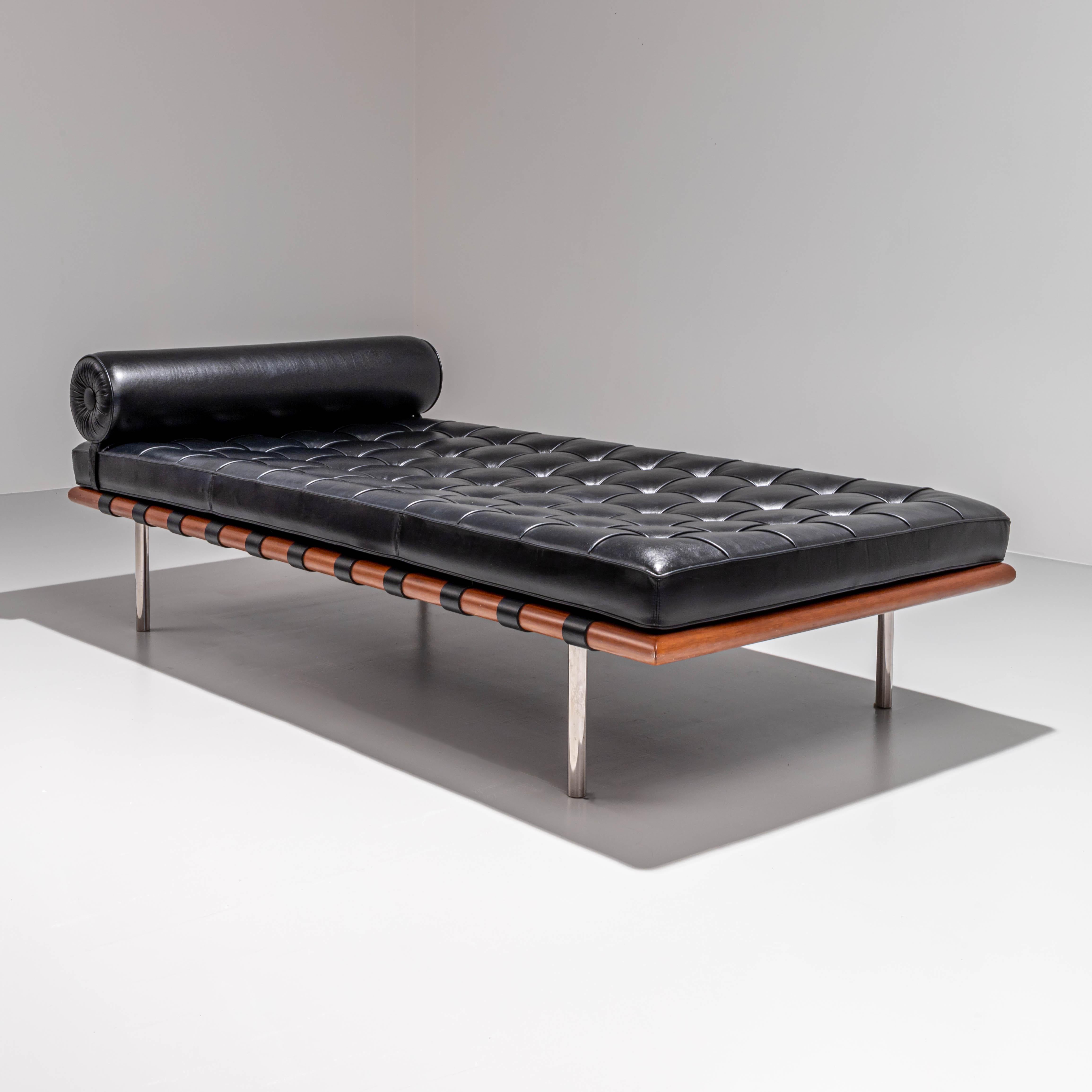 The Knoll Studio Barcelona Daybed is an iconic design by Ludwig Mies van der Rohe. In 1929 Ludwig Mies van der Rohe was asked to design the German Pavilion for the World Exhibition in Barcelona. He created a beautiful whole in which the Barcelona