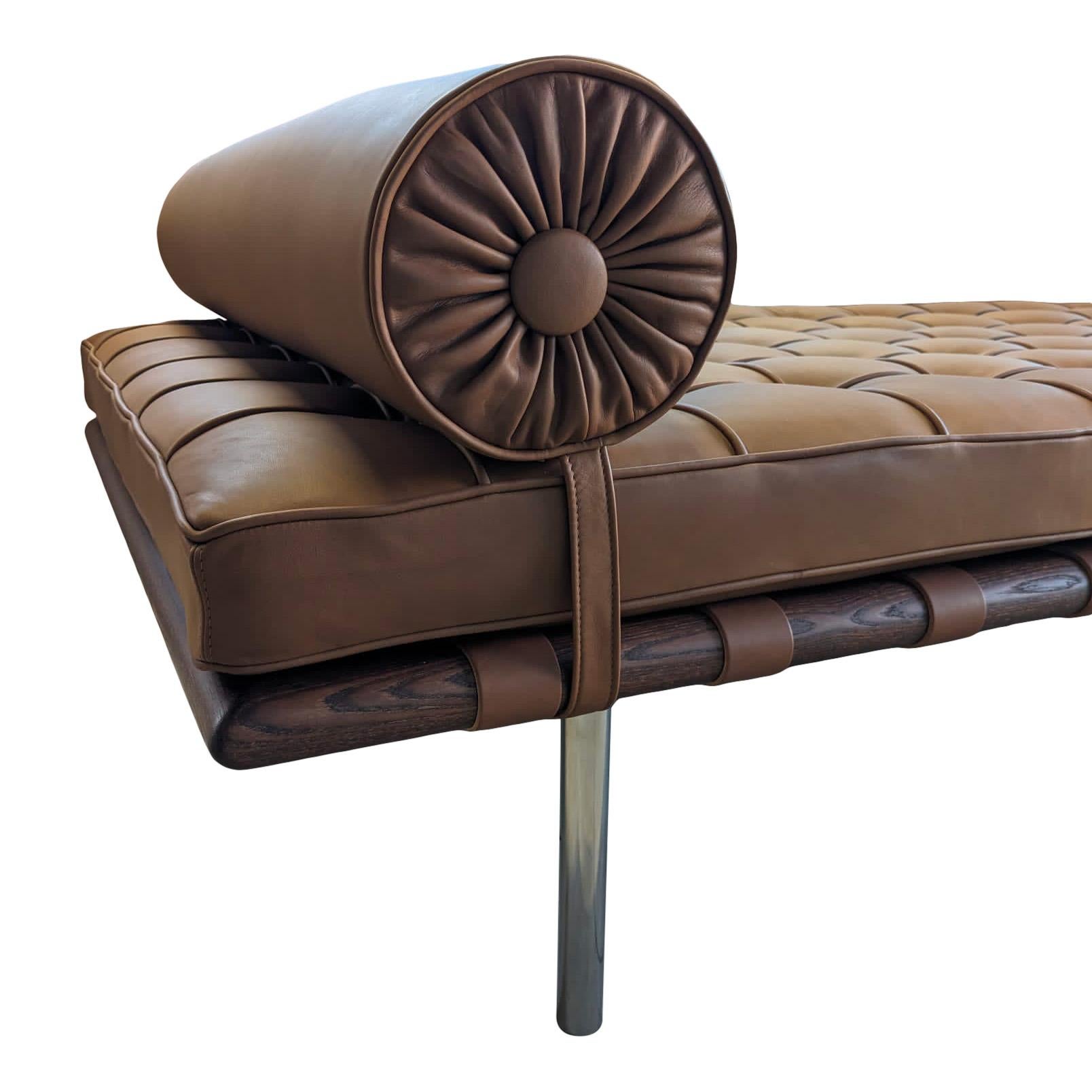 Late 20th Century Ludwig Mies Van Der Rohe Bauhaus Coffee Leather Barcelona Daybed for Knoll, 1970 For Sale