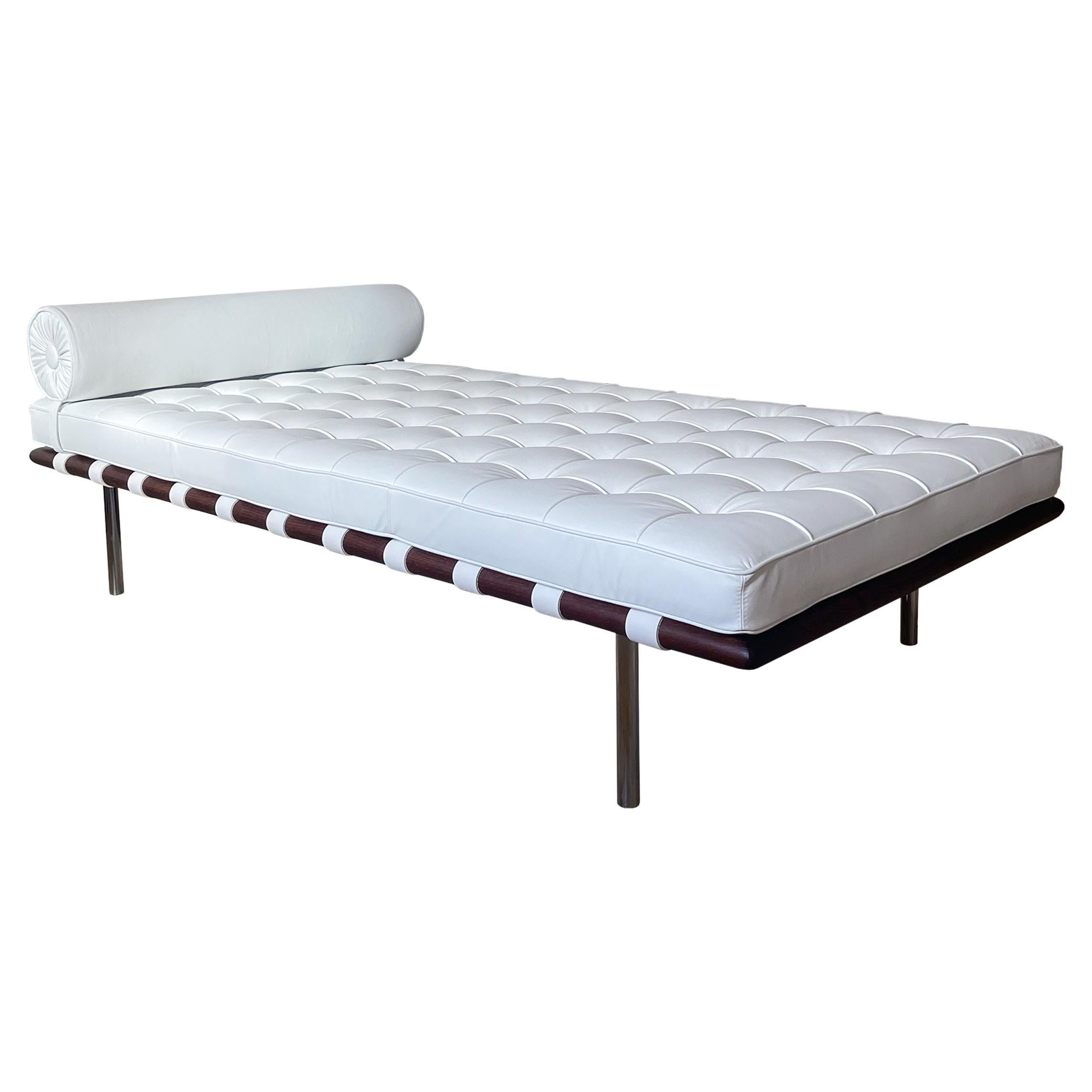 Ludwig Mies Van Der Rohe Bauhaus White Leather Barcelona Daybed for Knoll, 1970s