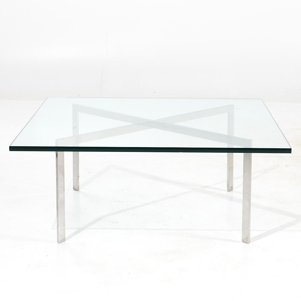Ludwig Mies van der Rohe for Knoll Barcelona Mid Century Chrome and Glass Coffee In Good Condition For Sale In Countryside, IL