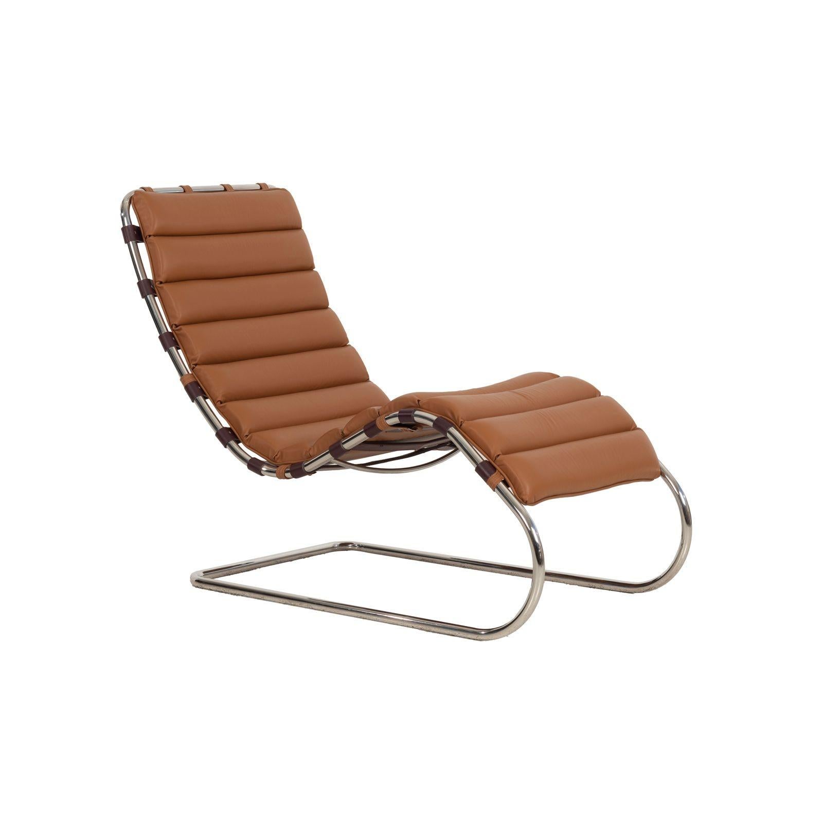 Ludwig Mies van der Rohe for Knoll International – MR Chaise Lounge, 1927 Design
A timeless modernist icon designed in 1927 by Mies van der Rohe and produced by Knoll in the 1980s. This MR Chaise, originally specified for the Knoll Showroom on