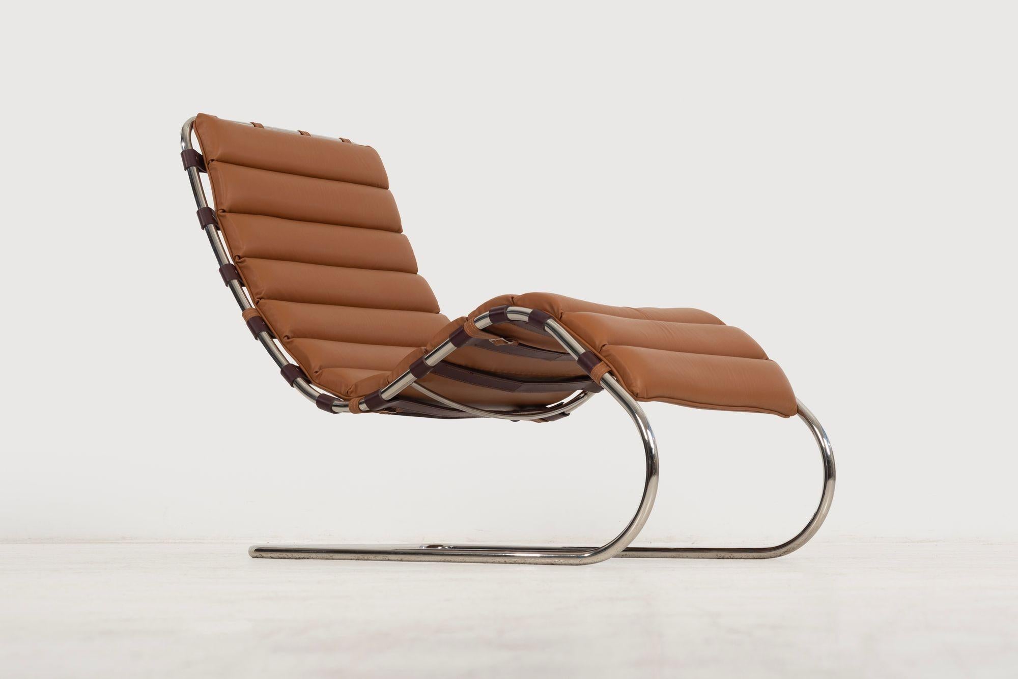 Late 20th Century Ludwig Mies van der Rohe for Knoll International MR Chaise Lounge 1927 design For Sale