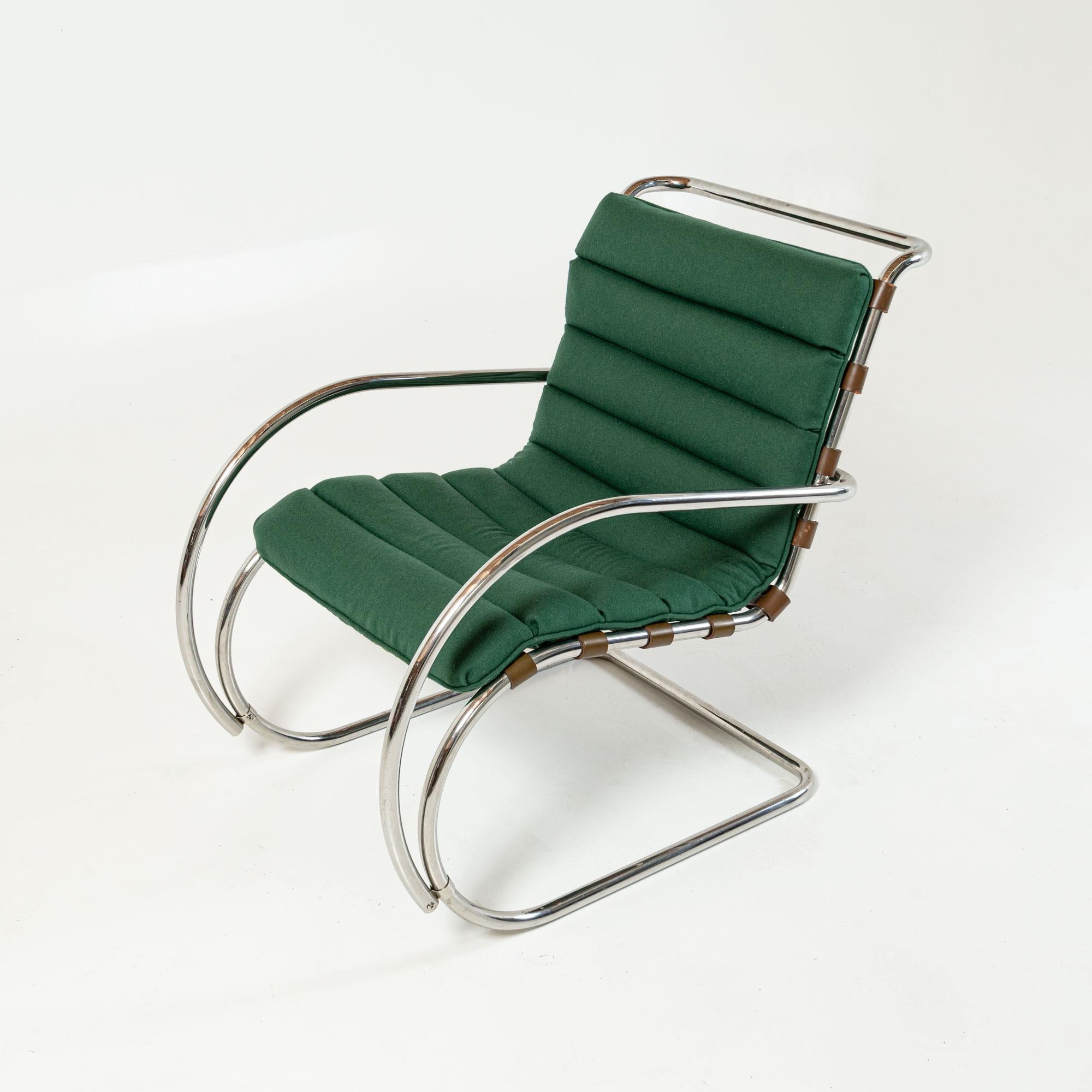 Bauhaus Ludwig Mies van der Rohe for Knoll Mr Lounge Chair with Arms in Green Wool