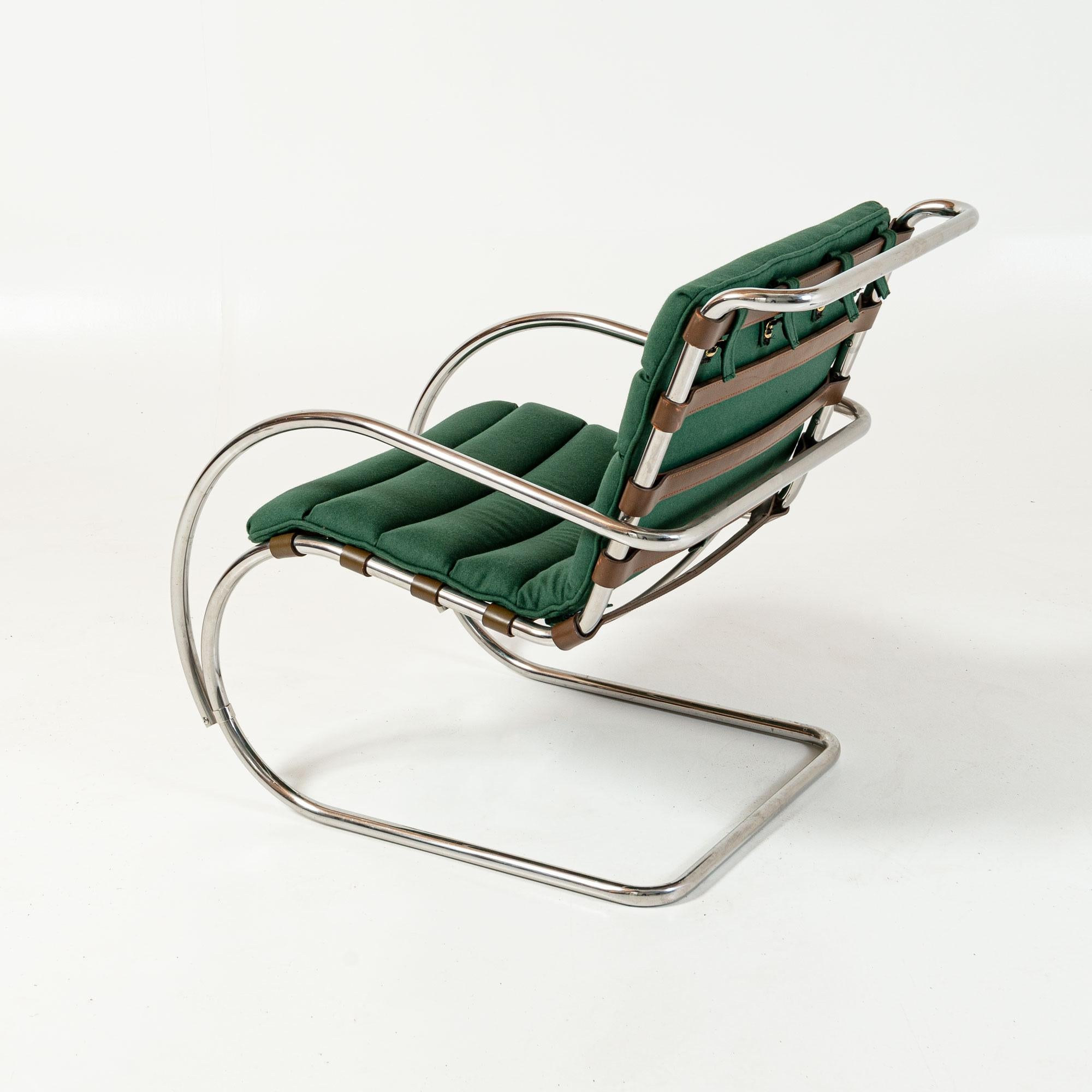 Ludwig Mies van der Rohe for Knoll Mr Lounge Chair with Arms in Green Wool In Good Condition In Seattle, WA