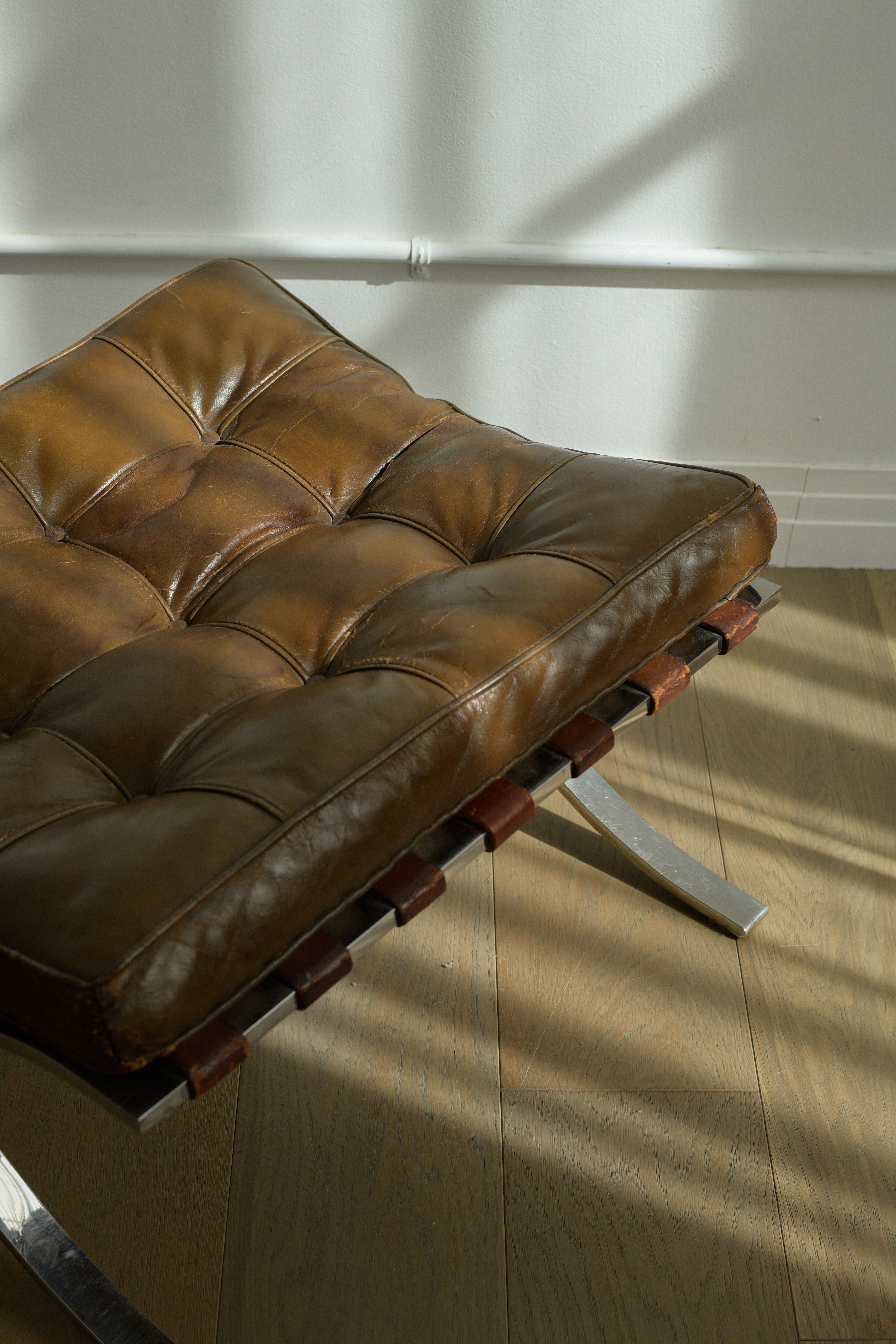 Mid-Century Modern Ludwig Mies van der Rohe/Gerald R. Griffith Barcelona Ottoman en vente