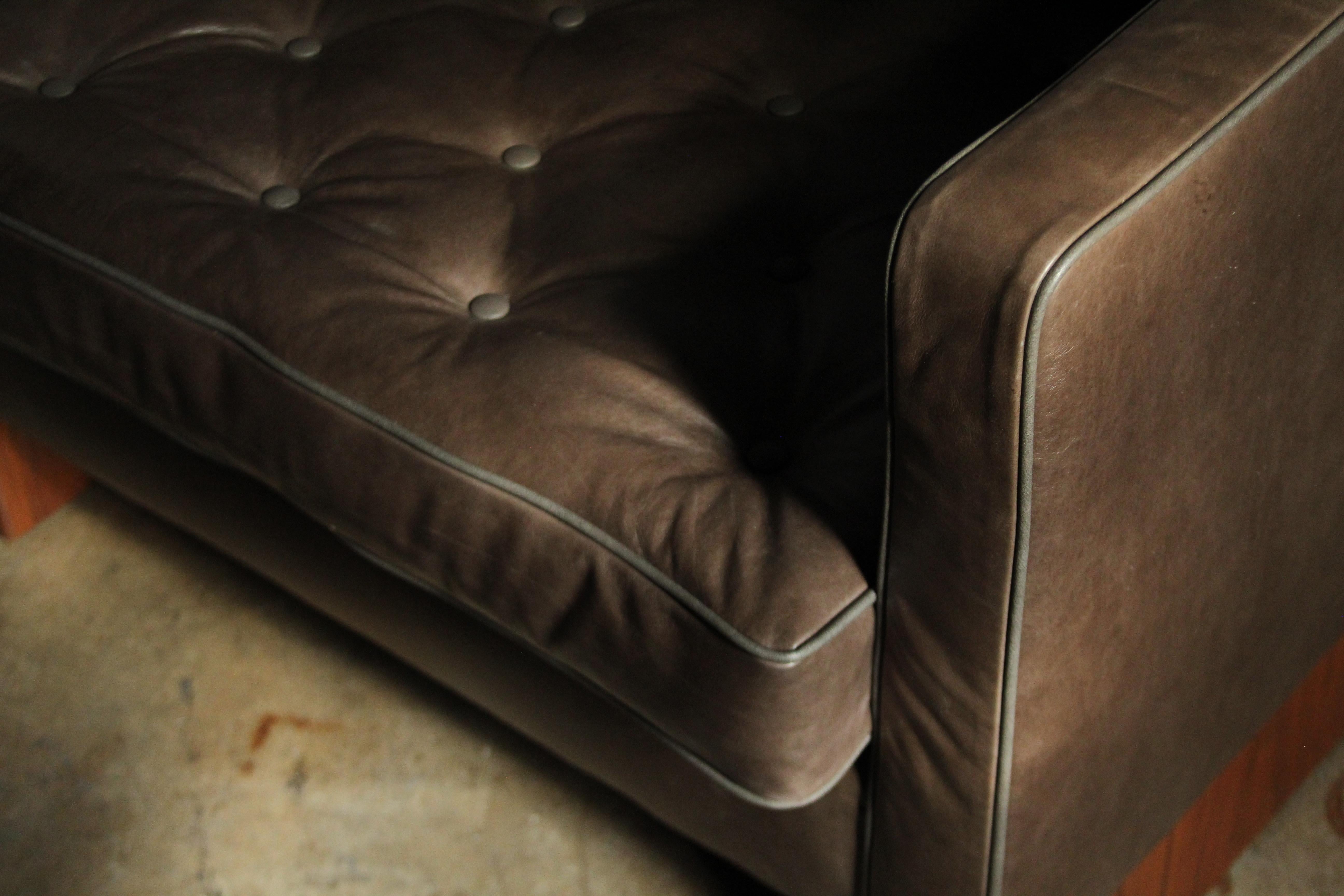Ludwig Mies van der Rohe Leather and Mahogany Club Chair, 1940s 1