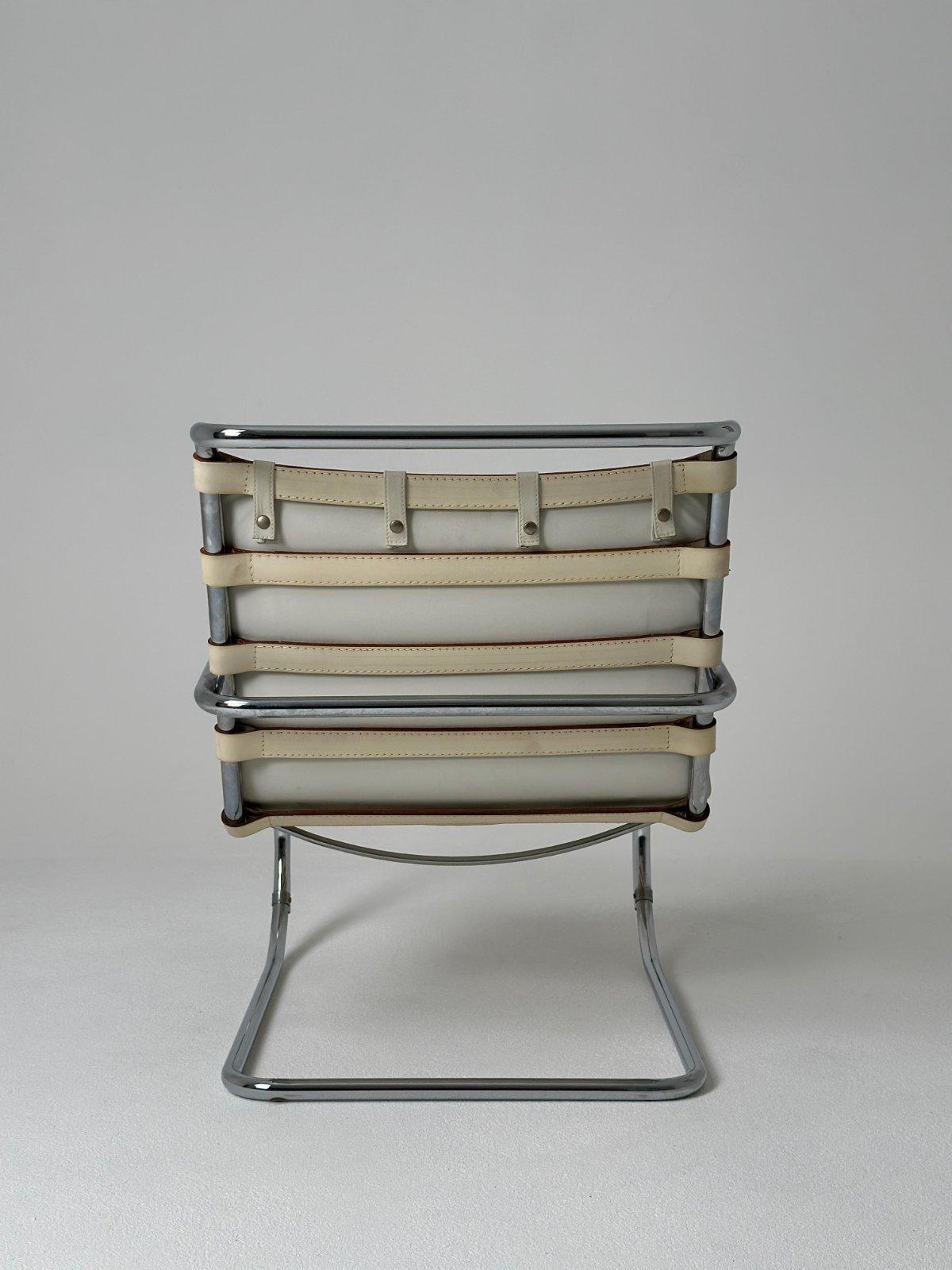 Italian Ludwig Mies Van der Rohe Mr. Longue Chair