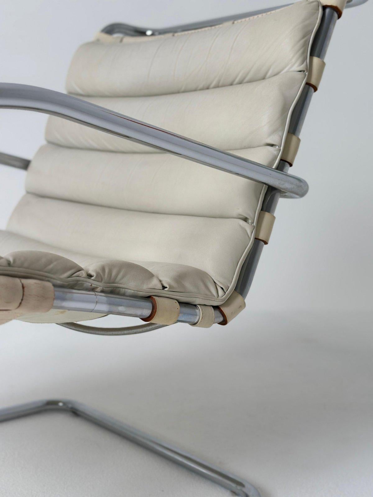Leather Ludwig Mies Van der Rohe Mr. Longue Chair