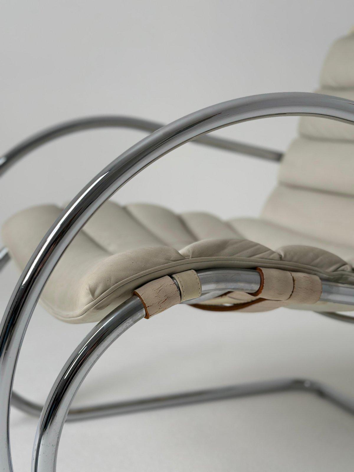Ludwig Mies Van der Rohe Mr. Longue Chair 1