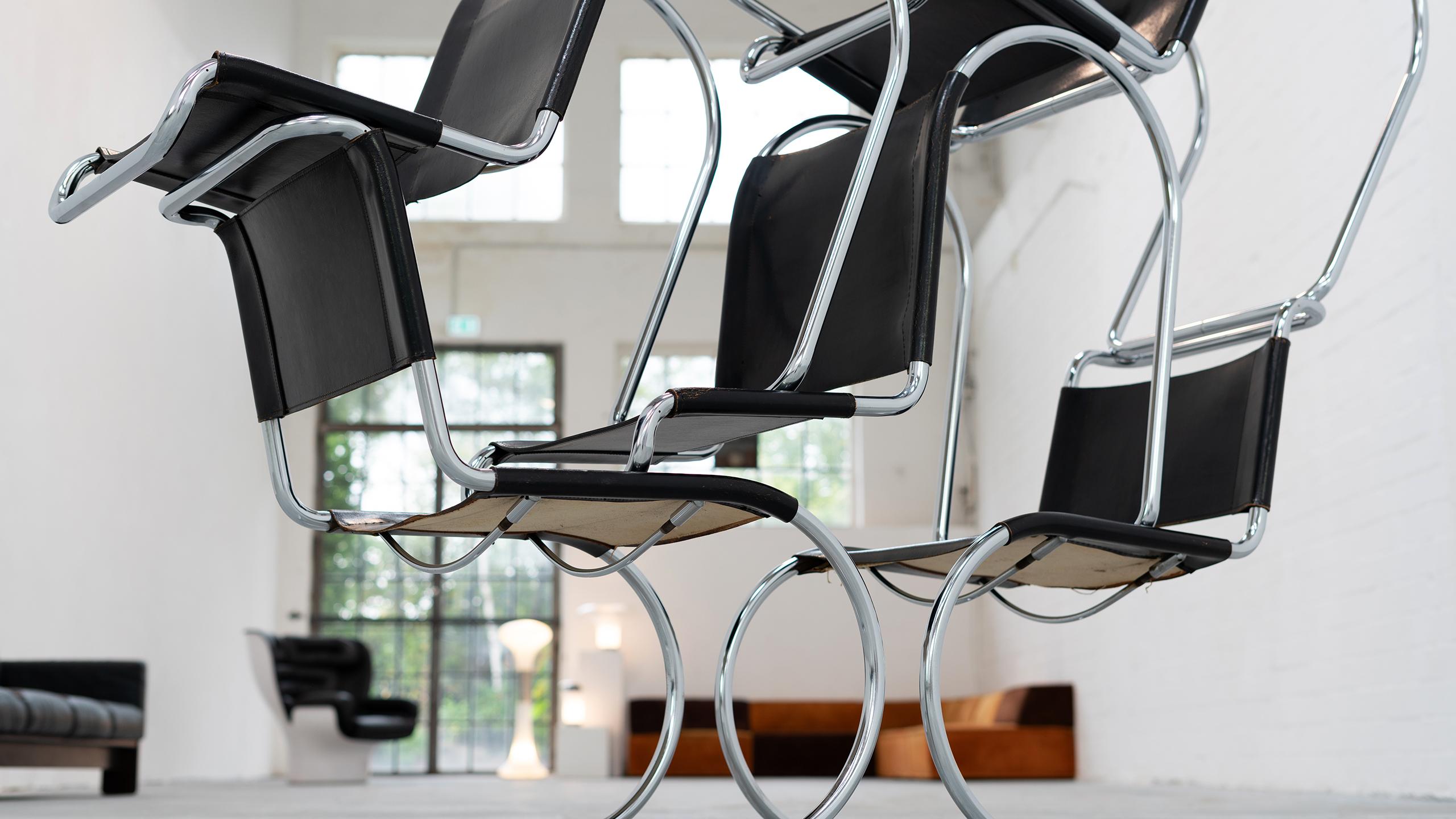 Ludwig Mies van der Rohe, MR10 Cantilever Chair, Black Leather for Thonet, 1927 In Good Condition In Munster, NRW