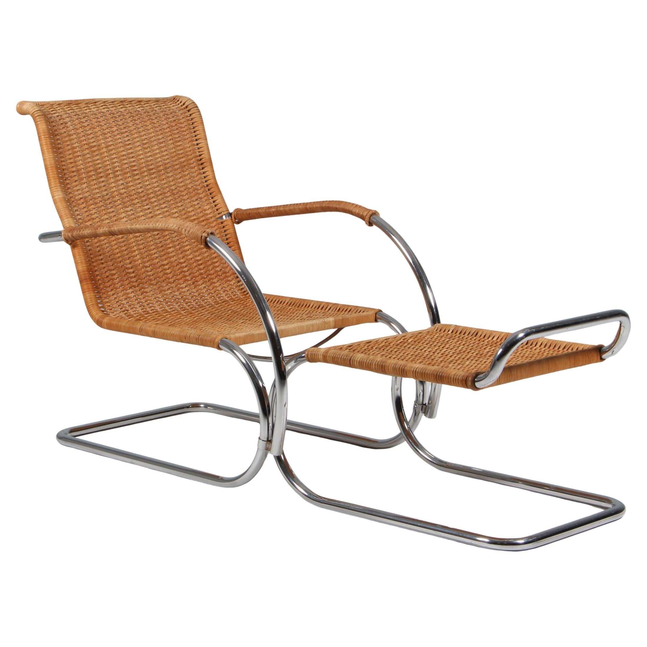 How is a Barcelona chair made?