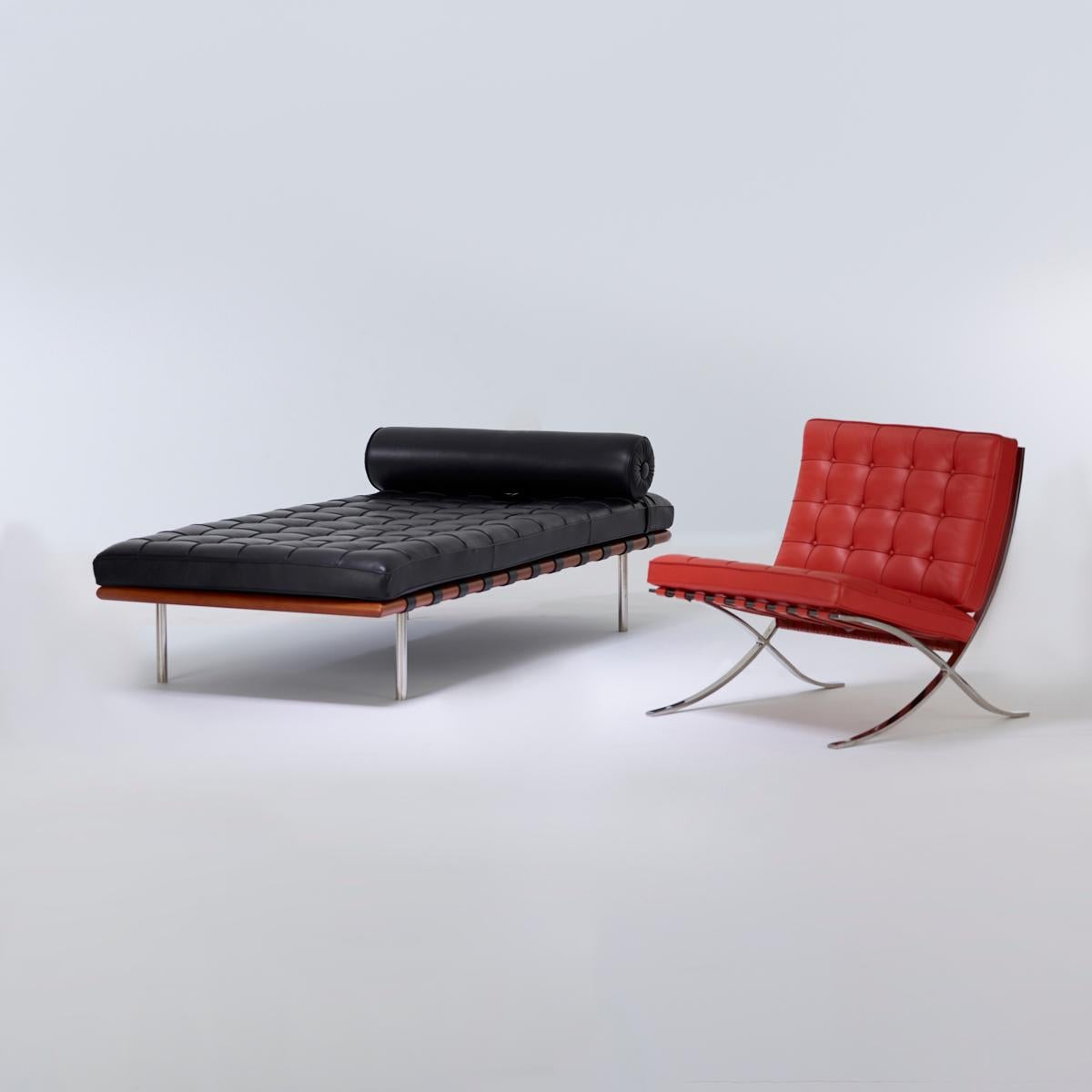 Ludwig Mies van der Rohe Pair of Barcelona Chairs and Ottomans for Knoll In Good Condition In Houston, TX