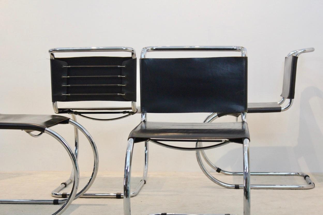 Ludwig Mies van der Rohe set of MR10 Cantilever Chairs in Chocolate Brown, 1960s In Good Condition In Voorburg, NL