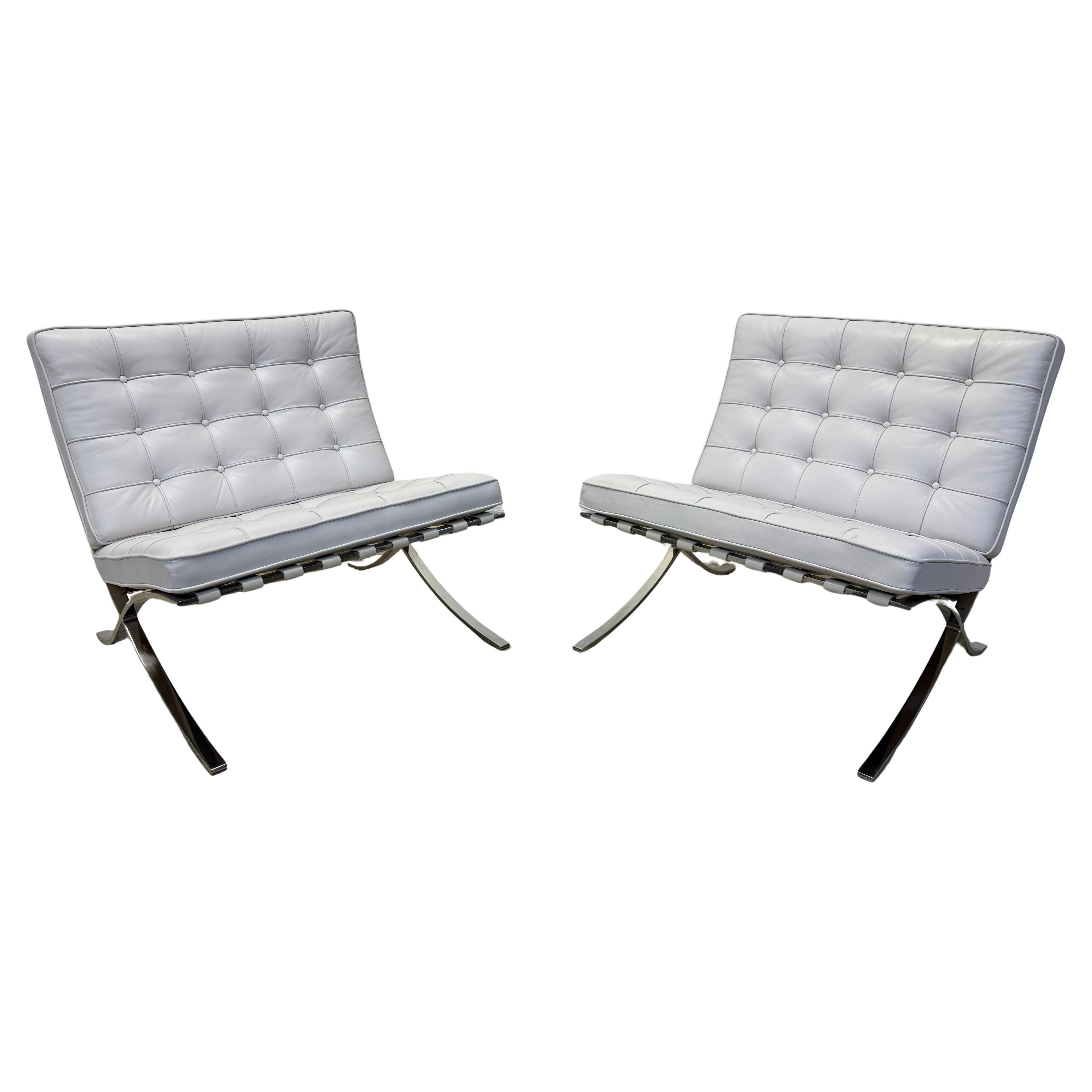 Ludwig Mies van der Rohe White Leather Barcelona Chairs for Knoll - a Pair For Sale