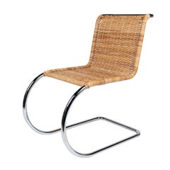 Ludwig Mies van der Rohe Chaises MR 10 sans bras en rotin tressé pour Alivar:: 1980
