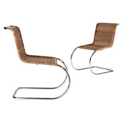 Ludwig Mies van der Rohe Chaises MR 10 sans bras en rotin tressé pour Alivar:: 1980