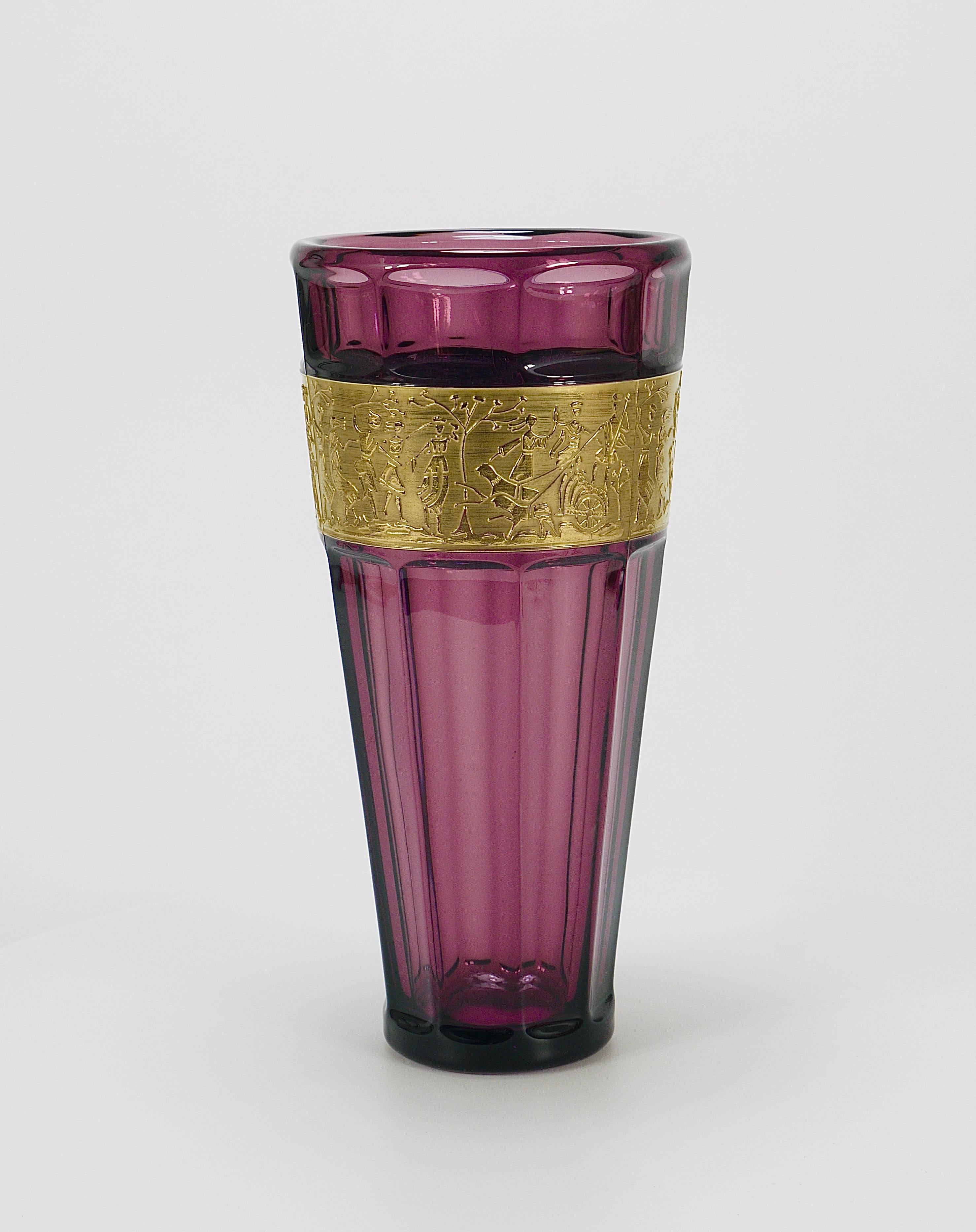 Ludwig Moser Art Deco Amethyst Crystal Glass Vase, Fipop Series, Karlsbad, 1920s In Good Condition For Sale In Vienna, AT