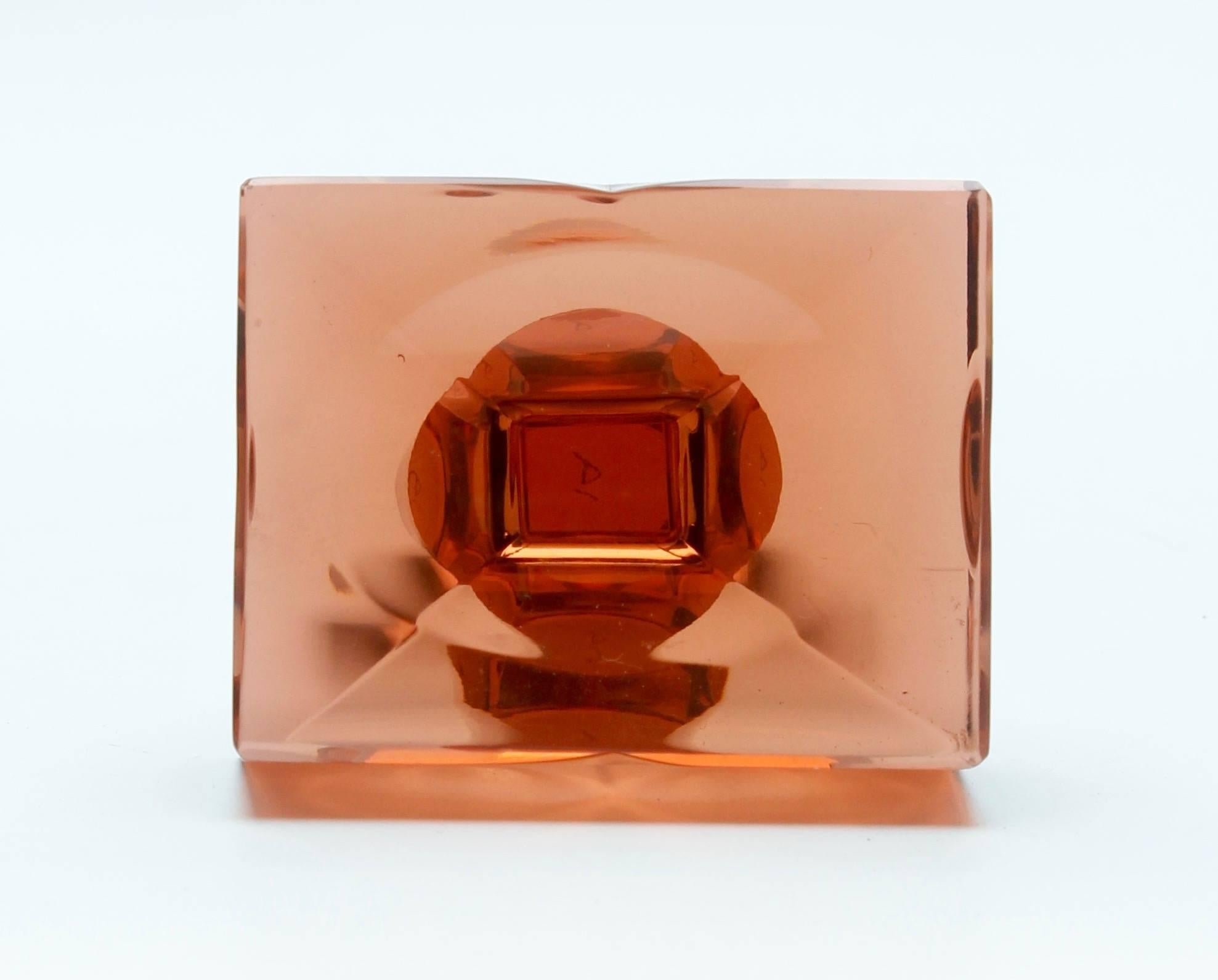 Ludwig Moser ‘Czechoslovakia’, Spirit Decanter 'Ice' in Rosaline Color 1
