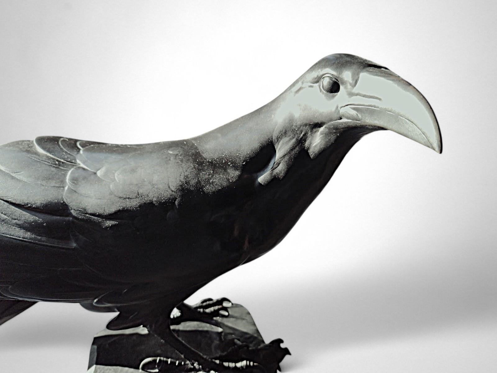 Raven mit Beute – Bronze von Ludwig Vordermayer (1868-1933), Fonte Noack Friedena im Angebot 2