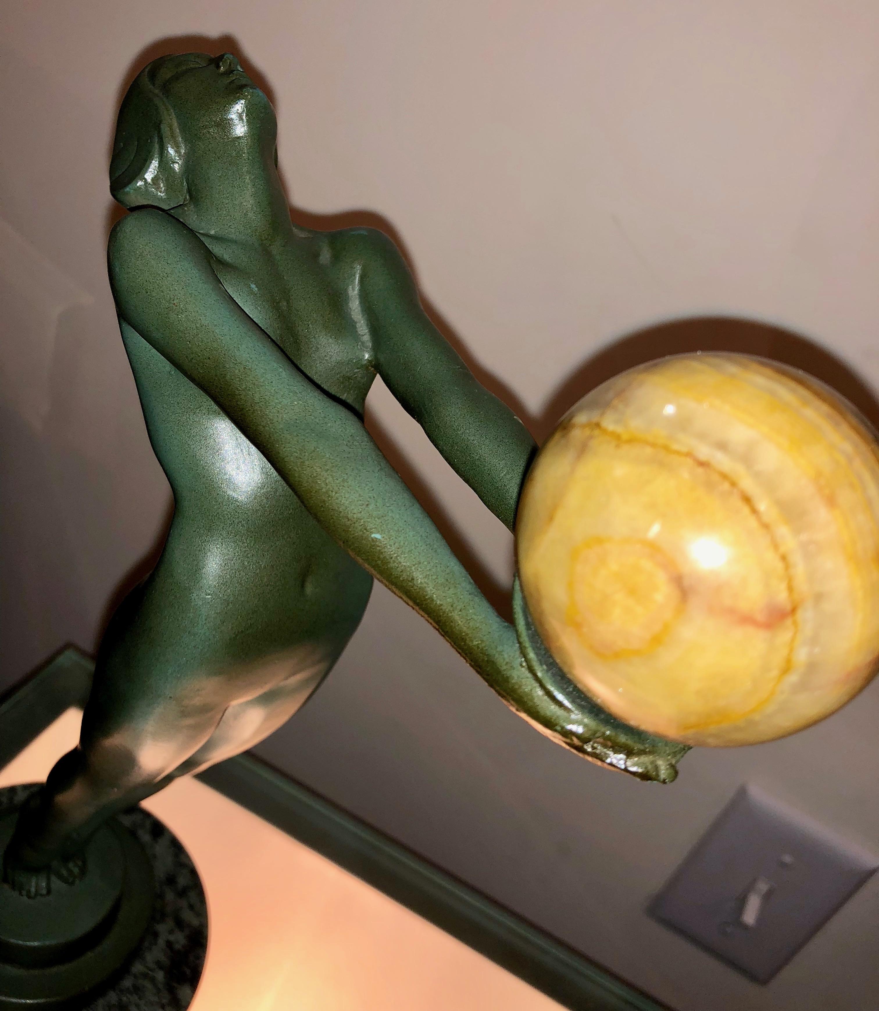 Lueur Klassische Aktstatue im Art déco-Stil von Max Le Verrier (Metall)