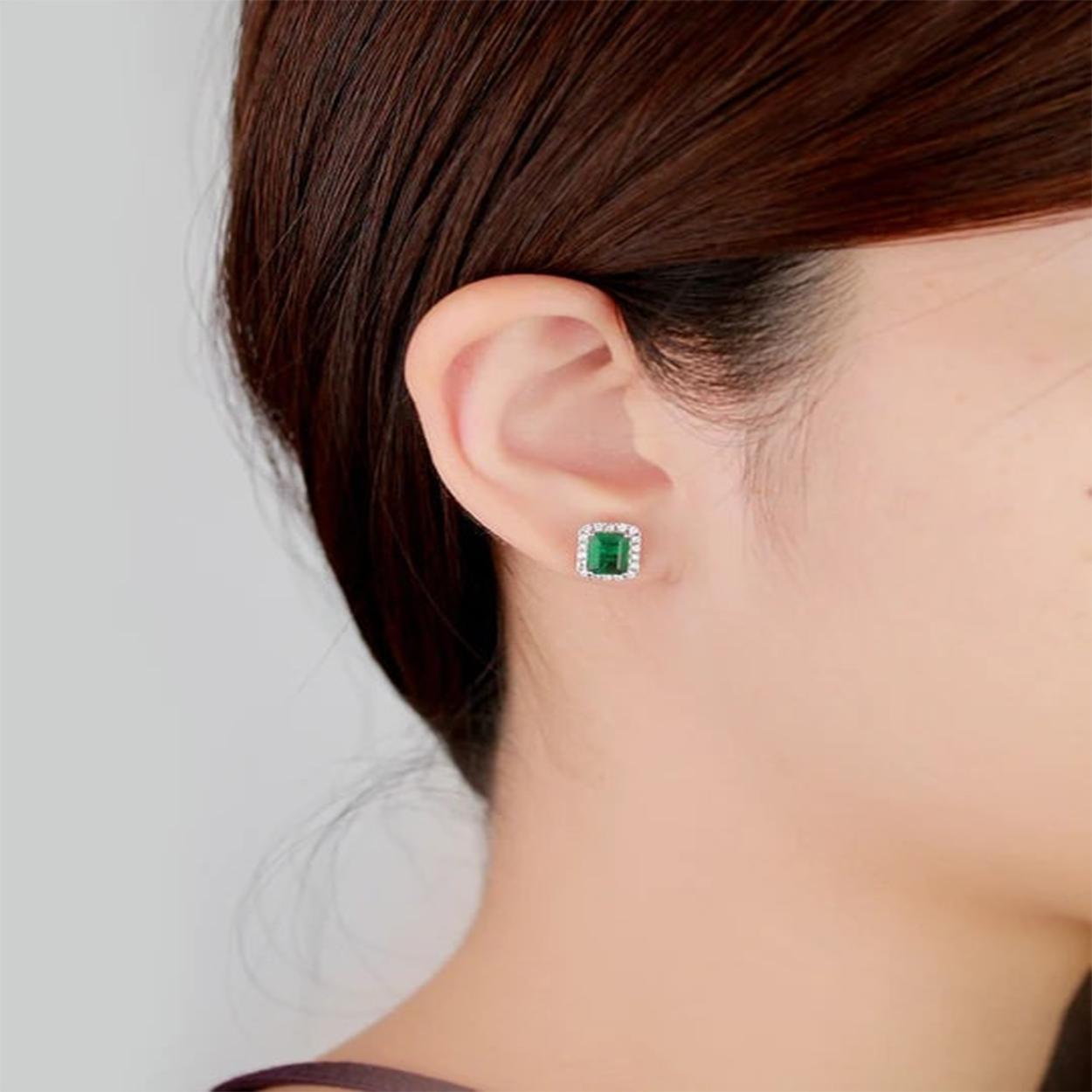 Lufan Emerald Studs In New Condition For Sale In Los Angeles, CA