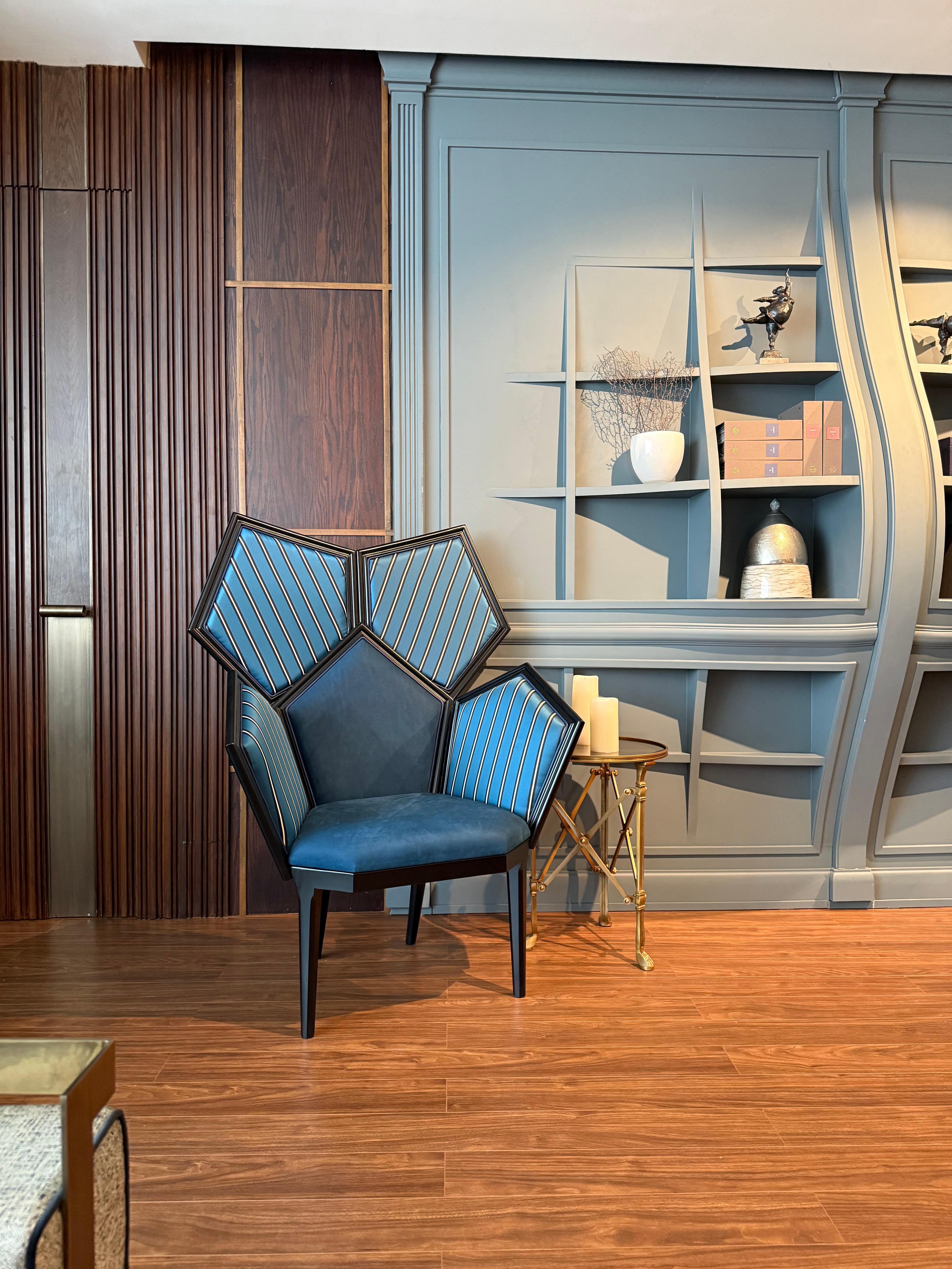 LUI 5/A Blue Upholstered and Lacquered Armchair Composed of Pentagons In New Condition For Sale In Lentate sul Seveso, Monza e Brianza