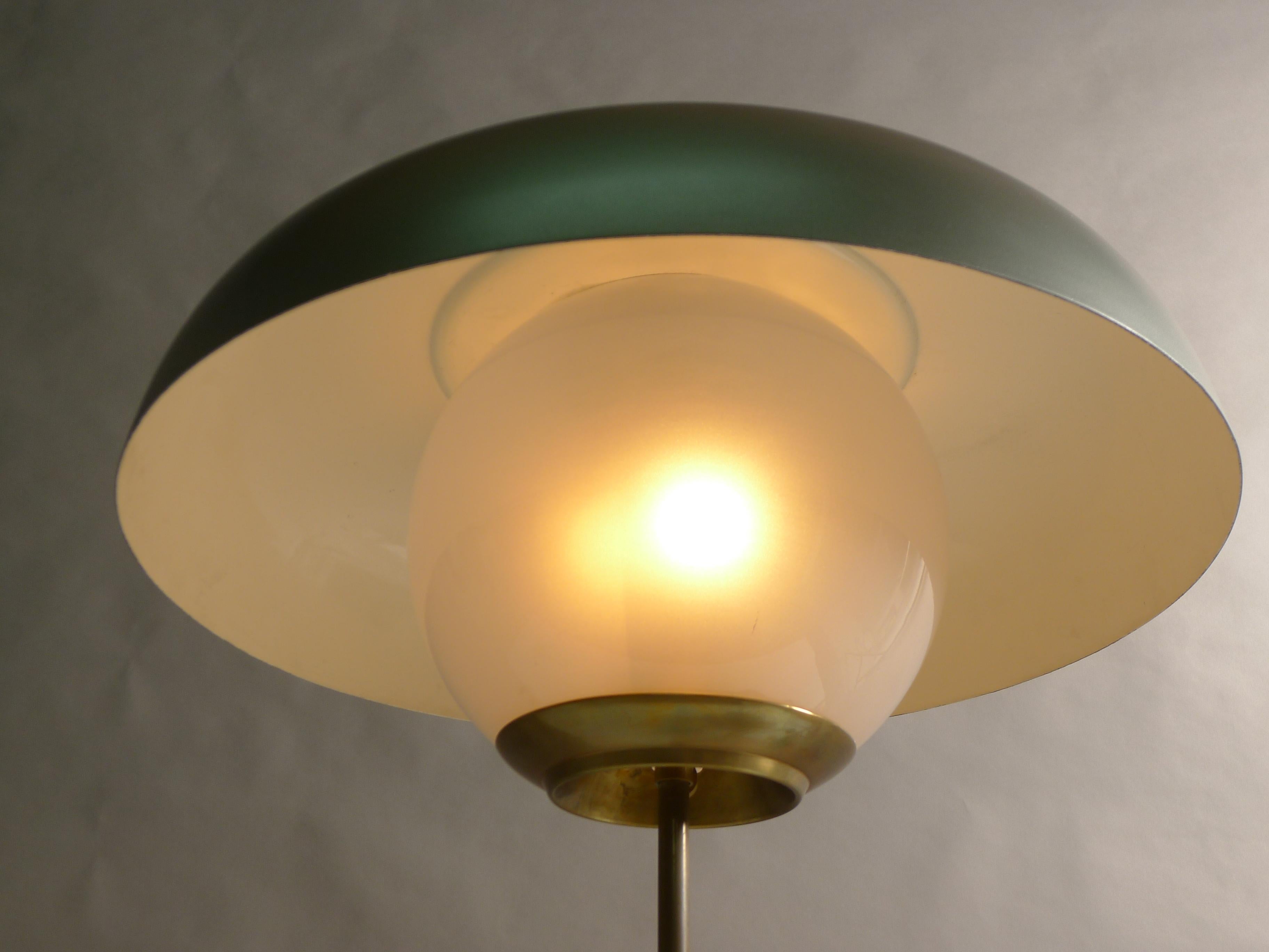 Luiggi Caccia Dominioni ; lampe Mikado pour Azucena Italie, 1963, version d'origine Bon état - En vente à Wargrave, Berkshire