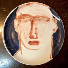 Assiette en céramique peinte d'un artiste italien contemporain - Peinture de visage brutaliste