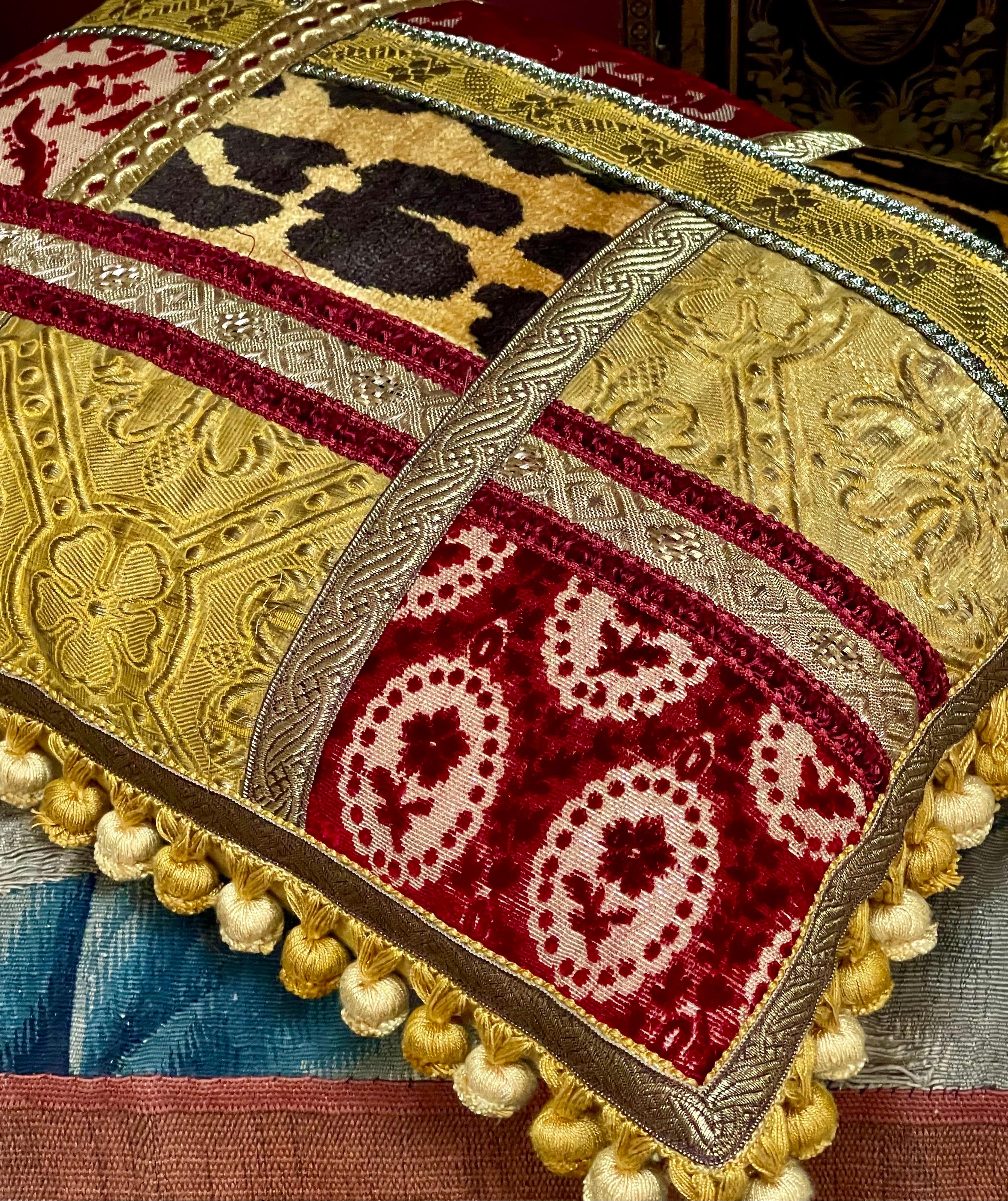 Hand-Crafted Luigi Bevilacqua Soprarizzo Silk Velvet Pillow For Sale