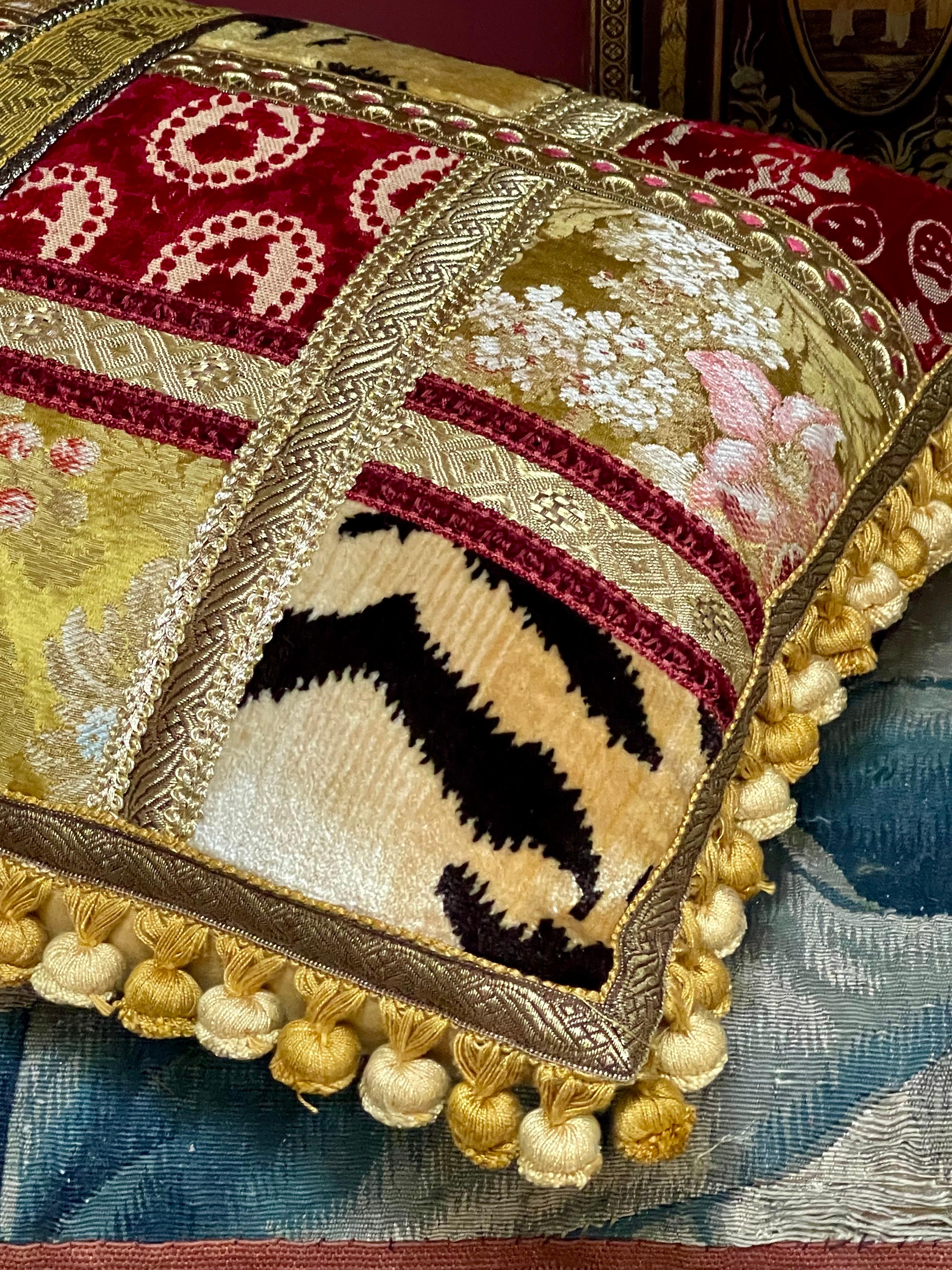 Luigi Bevilacqua Soprarizzo Silk Velvet Pillow In Good Condition For Sale In Canterbury, GB