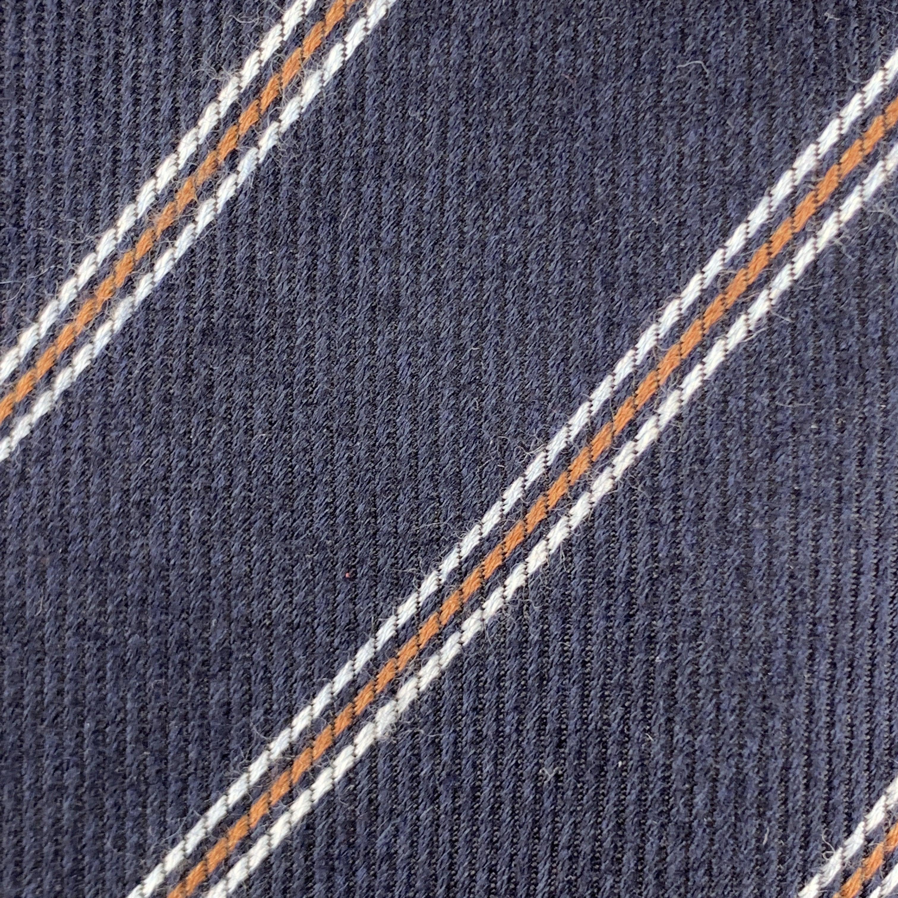 LUIGI BORELLI
necktie comes in navy silk cashmere blend with all over diagonal striped print. Made in Italy. Very Good Pre-Owned Condition.Width: 3.5 inches 
  
  
 
Reference: 63192
Category: Tie
More Details
    
Brand:  LUIGI BORRELLI
Gender: 