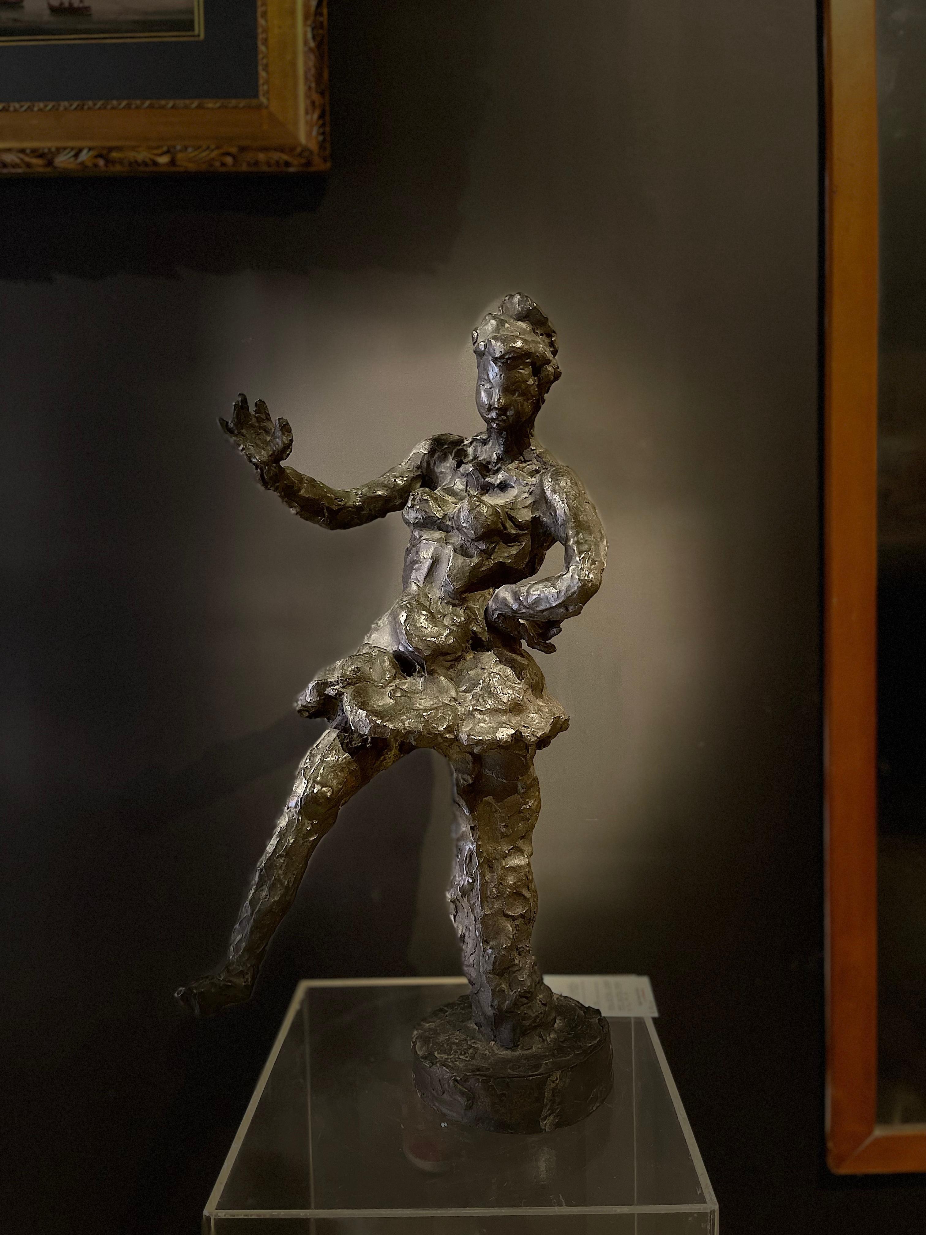 Sculpture en bronze cataloguée de Luigi Broggini en vente 4