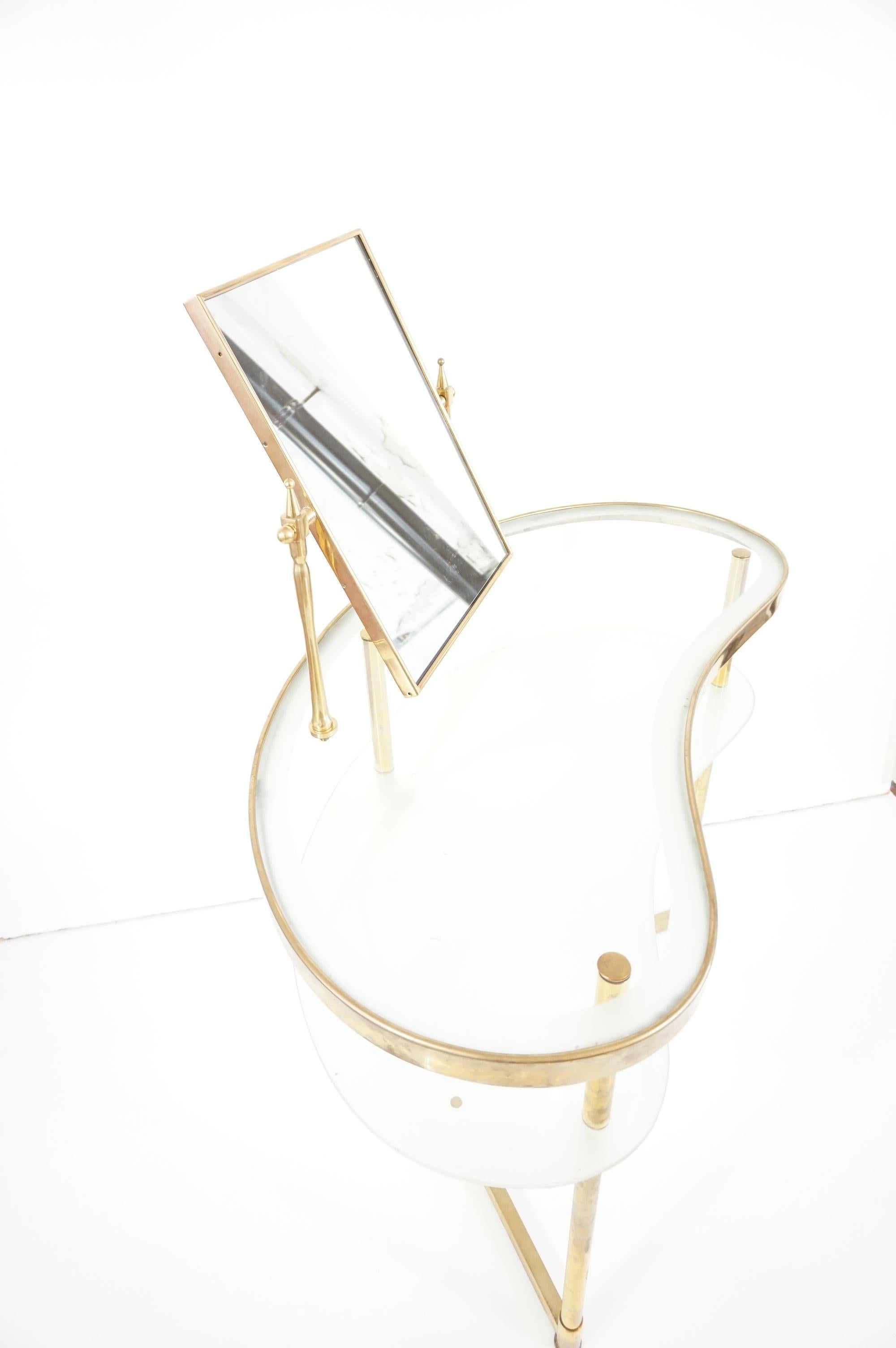 Luigi Brusotti Schminktisch aus Messing und Glas, Waschtisch mit Spiegel und Licht 1940 7