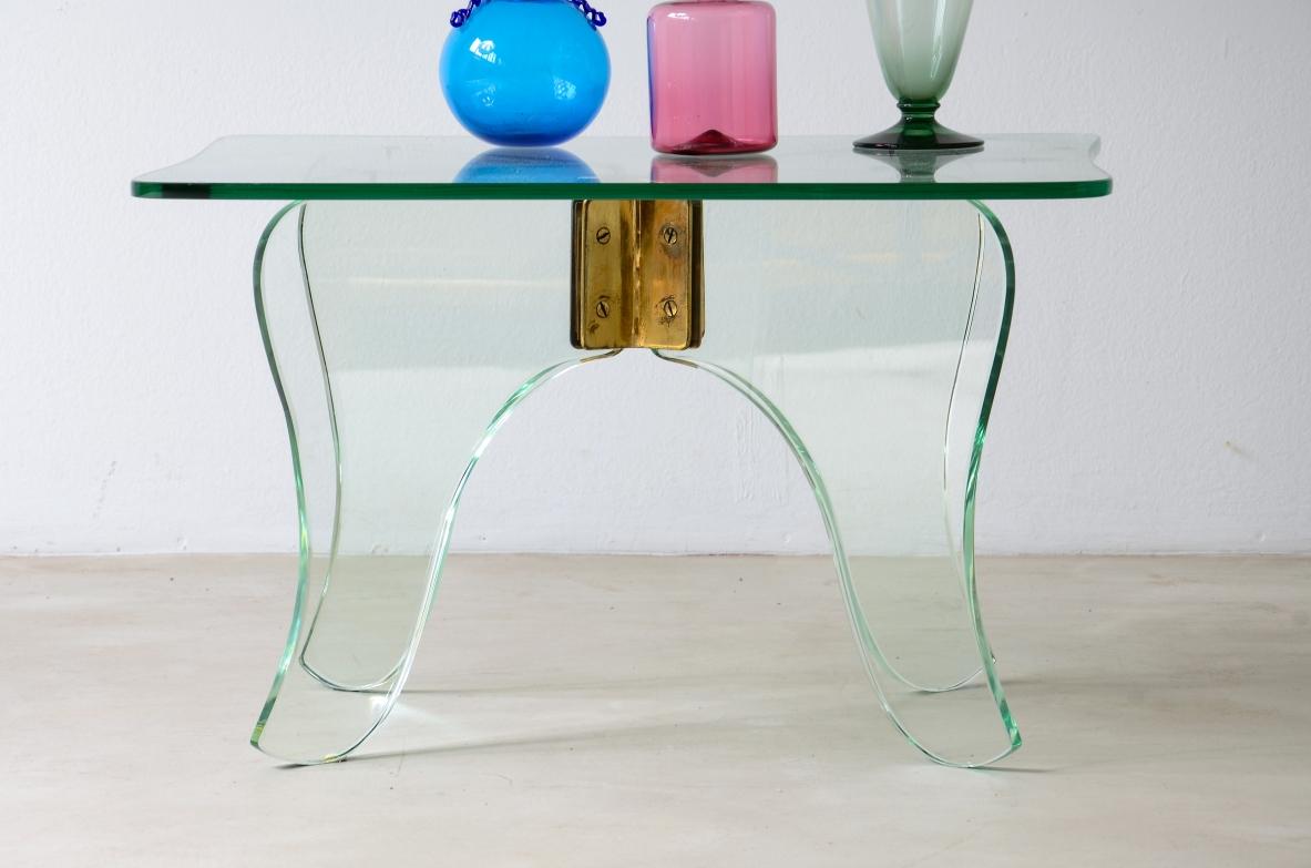 20ième siècle Luigi Brusotti, élégante table basse en verre taillé épais de couleur vert Nile en vente