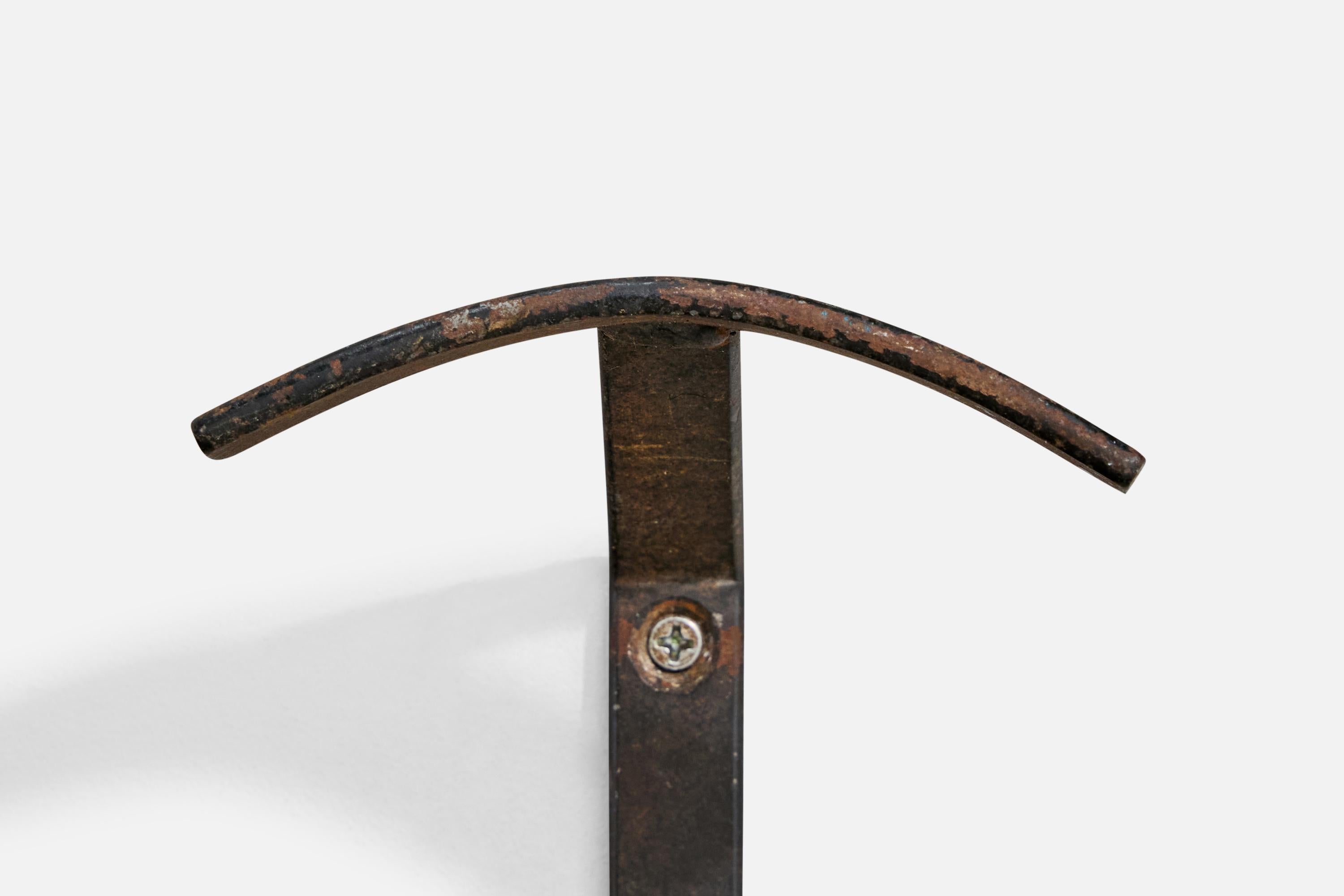 Metà XX secolo Luigi Caccia Dominioni Attribuzione, Appendiabiti, Metallo, Italia, anni '50 in vendita