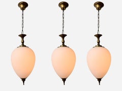 Colgante de techo Luigi Caccia Dominioni de vidrio opalino y latón, atribuido