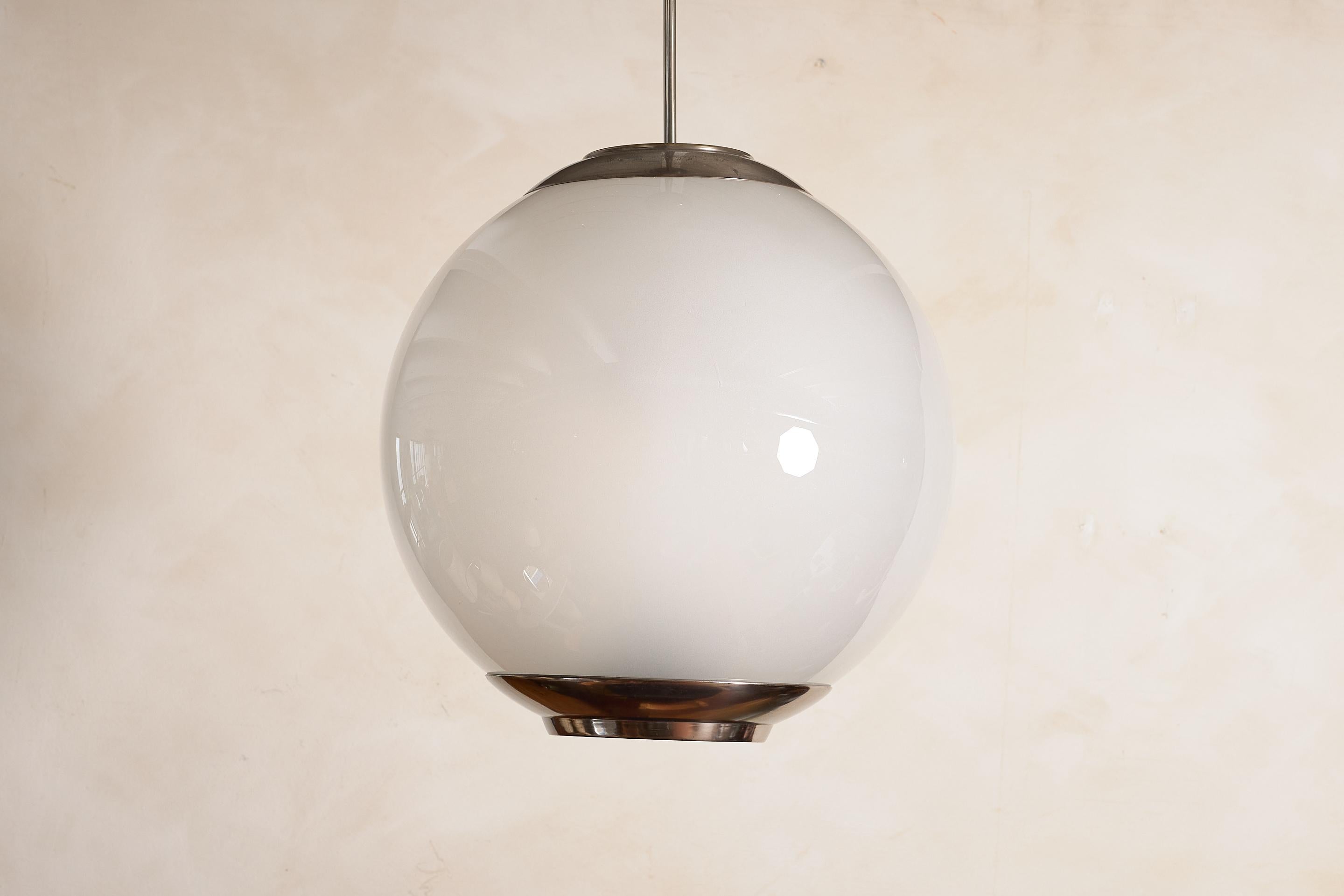 Mid-Century moderno Luigi Caccia Dominioni Ciondolo cromato in vendita