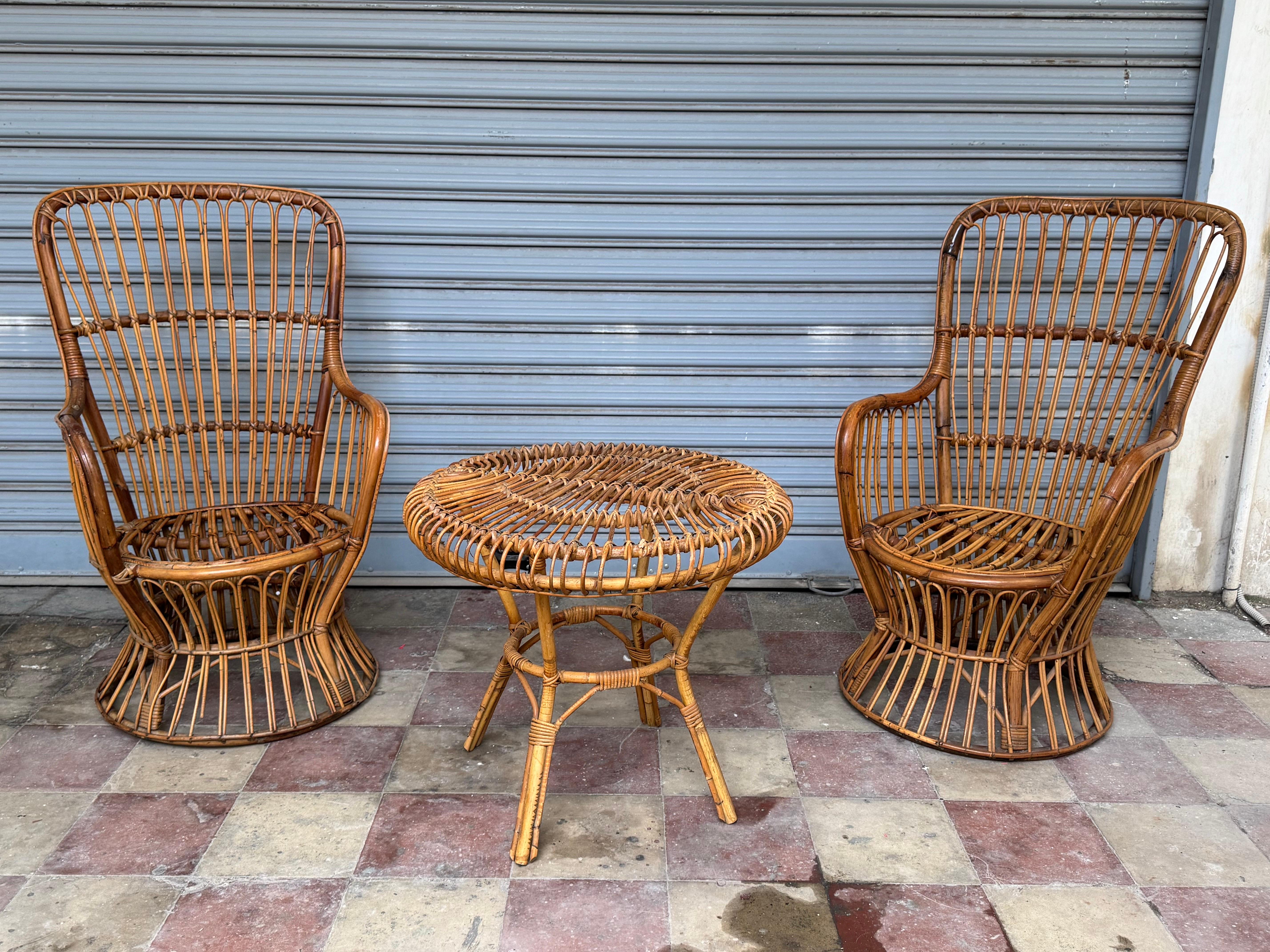 Luigi Caccia Dominioni Coppia di Poltrone e Tavolino Set Design 1960 in vendita 3