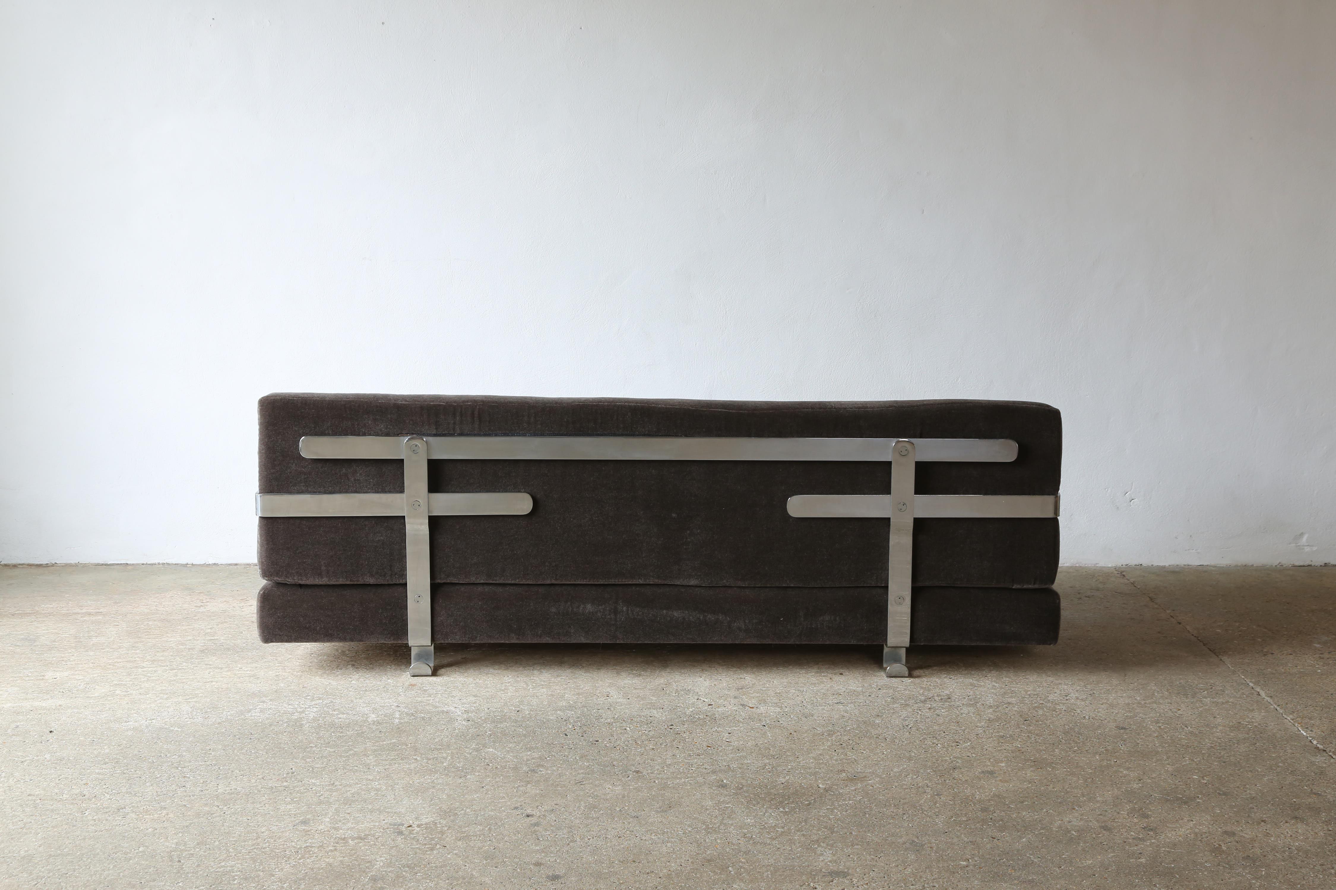 Sofa Cromate Fasce de Luigi Caccia Dominioni, Nouveau Mohair, Italie, années 1960 en vente 4