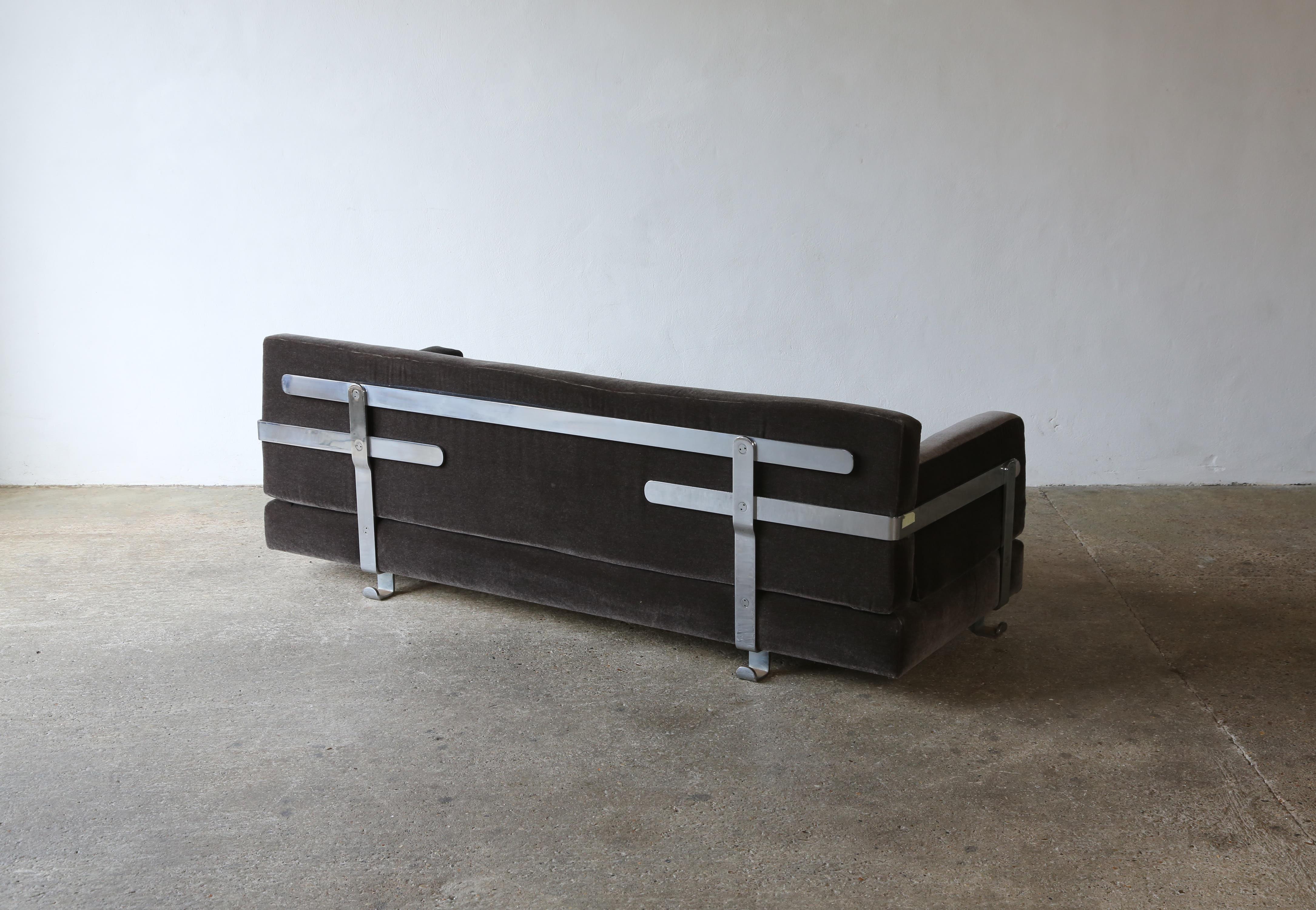 20ième siècle Sofa Cromate Fasce de Luigi Caccia Dominioni, Nouveau Mohair, Italie, années 1960 en vente