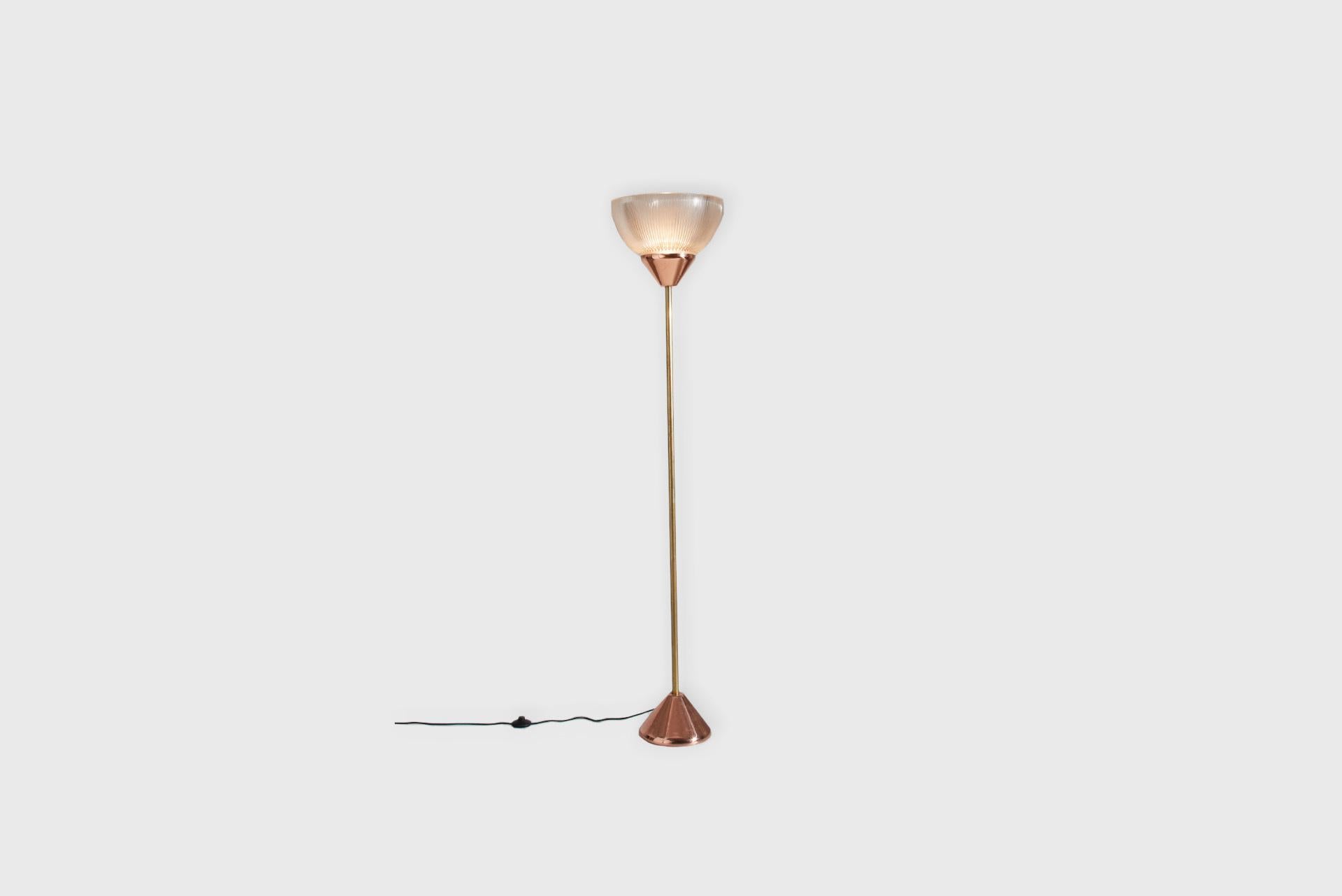 Luigi Caccia Dominioni (1913-2016)

Floor lamp
Manufactured by Azucena,
Italy, 1980.
Cast iron, copper-plated metal, brass, pressed glass

Measurements
40cmx185hcm 101,6 
in x 469,9 h in
