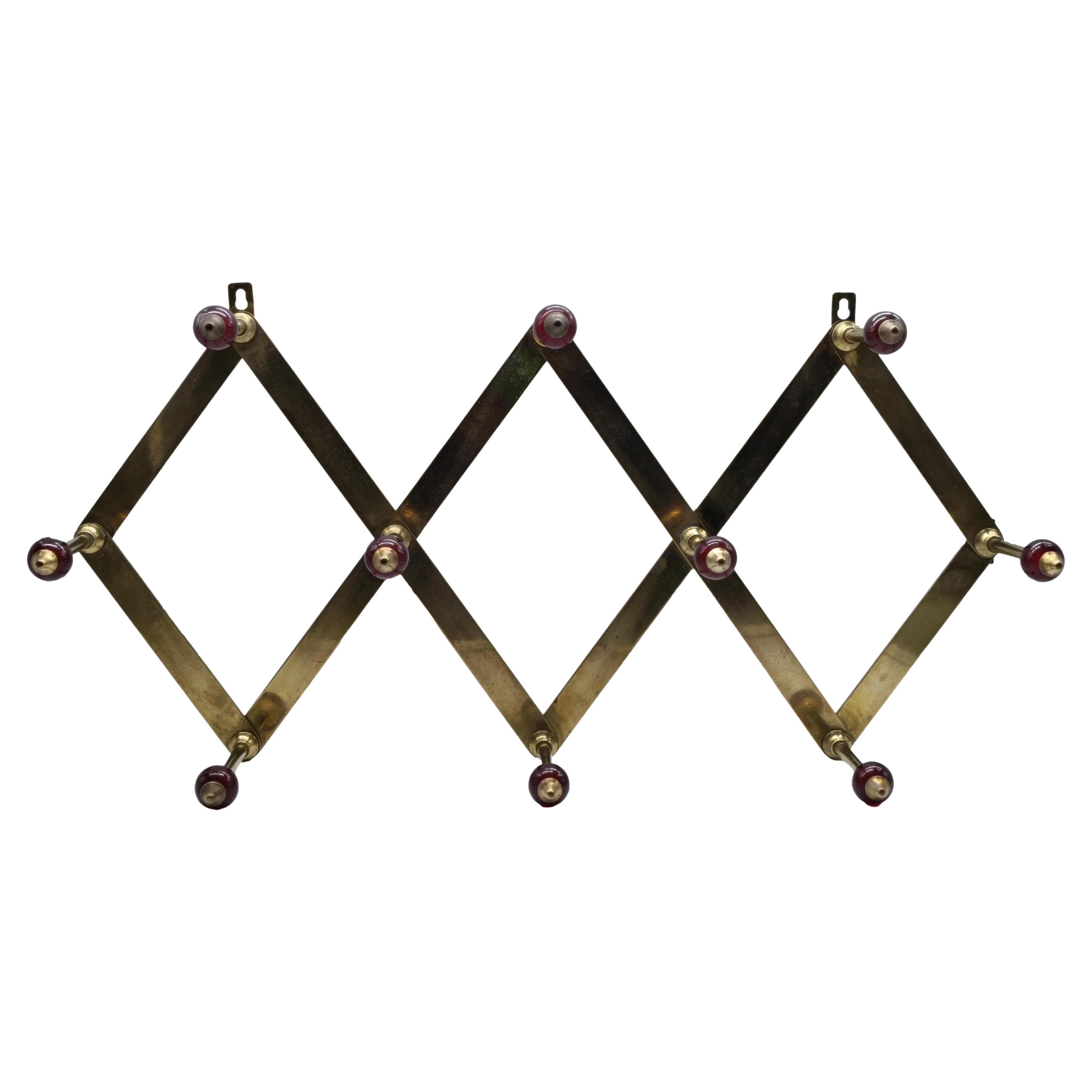 Luigi Caccia Dominioni per Azucena "AT4" Appendiabiti da parete, Italia, anni 
50 in vendita