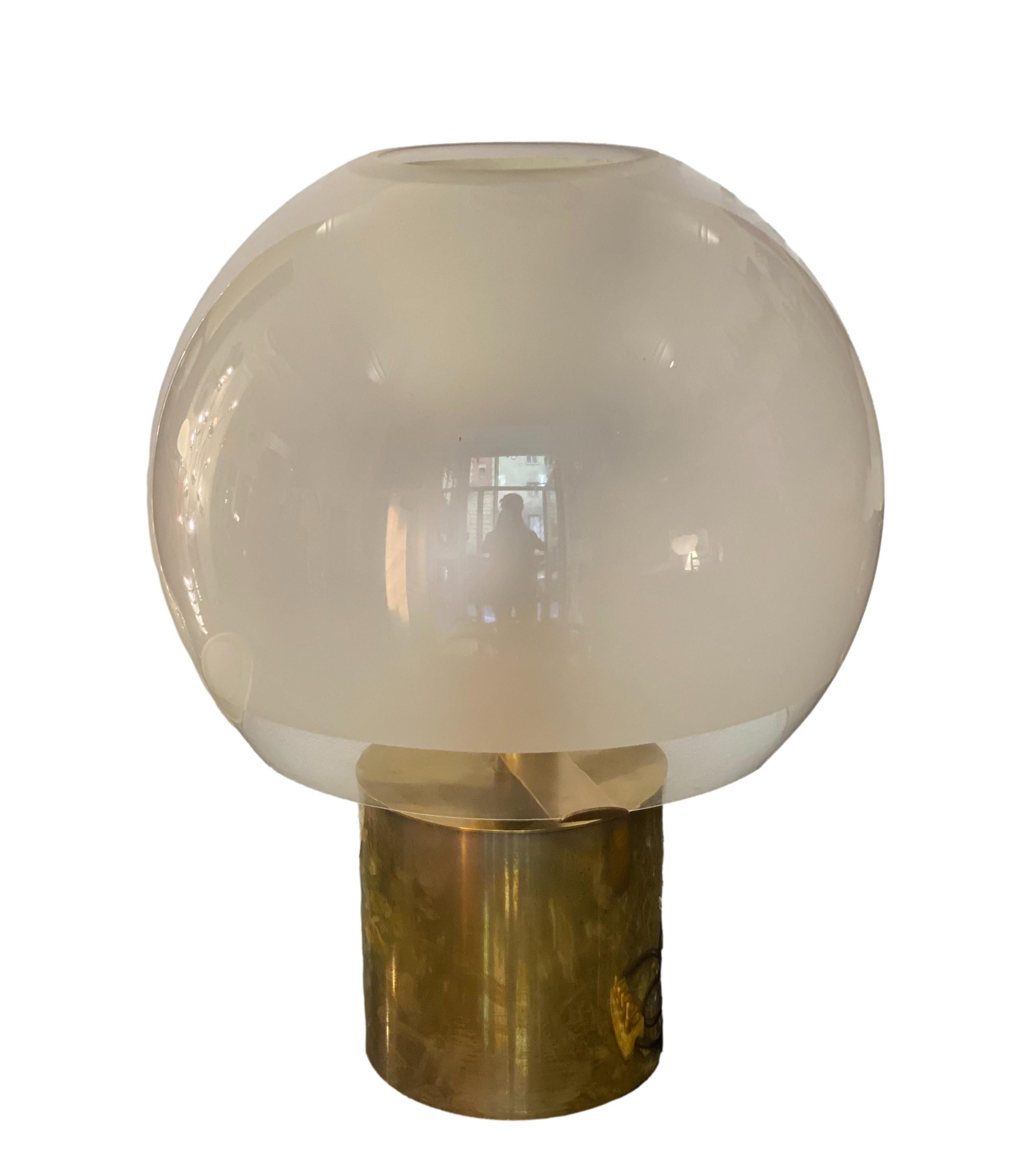 Large 'LTA6 Porcino' table lamp by Luigi Caccia Dominioni for Azucena, Italy, 1966. Impressive architectonic appearance due to its different materials and shapes in an monumental size. It is provided with a brass cylindrical base that supports a