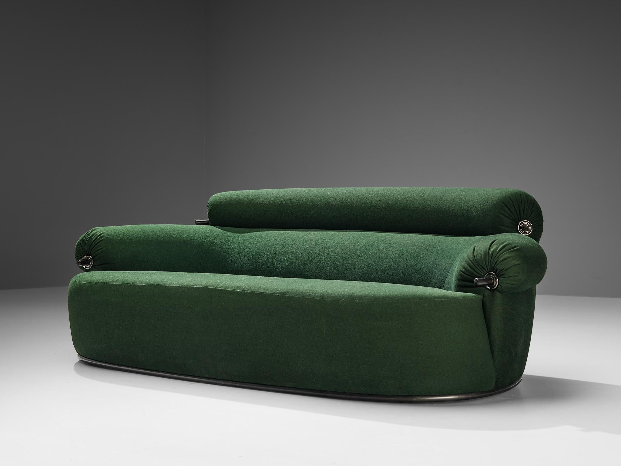 Tessuto Luigi Caccia Dominioni per Azucena Divano 'Toro' con rivestimento in Greene & Greene scuro in vendita